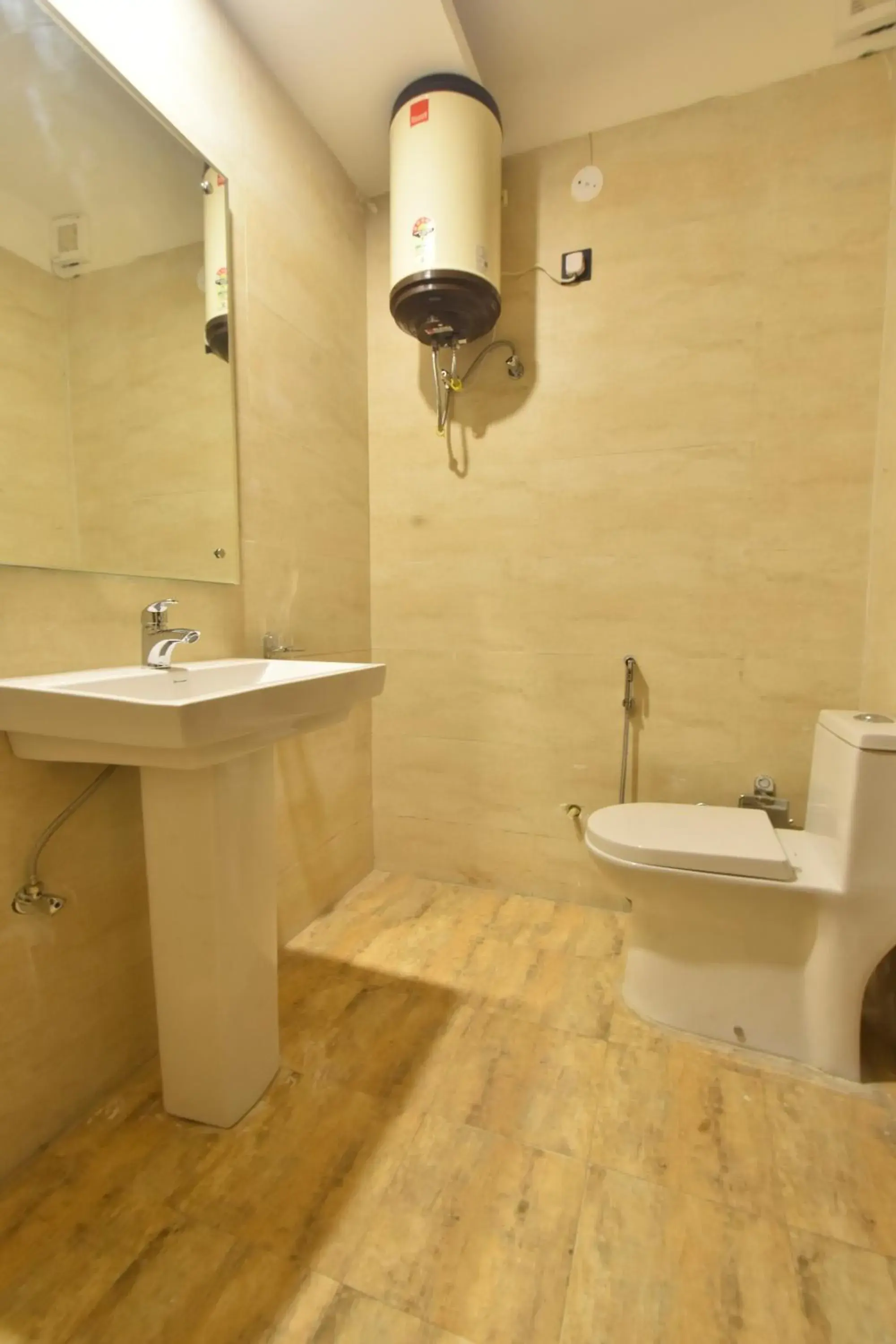 Superior King Room - single occupancy in Hotel Doon's Pride Superior King Room - single occupancy in Hotel Doon's Pride