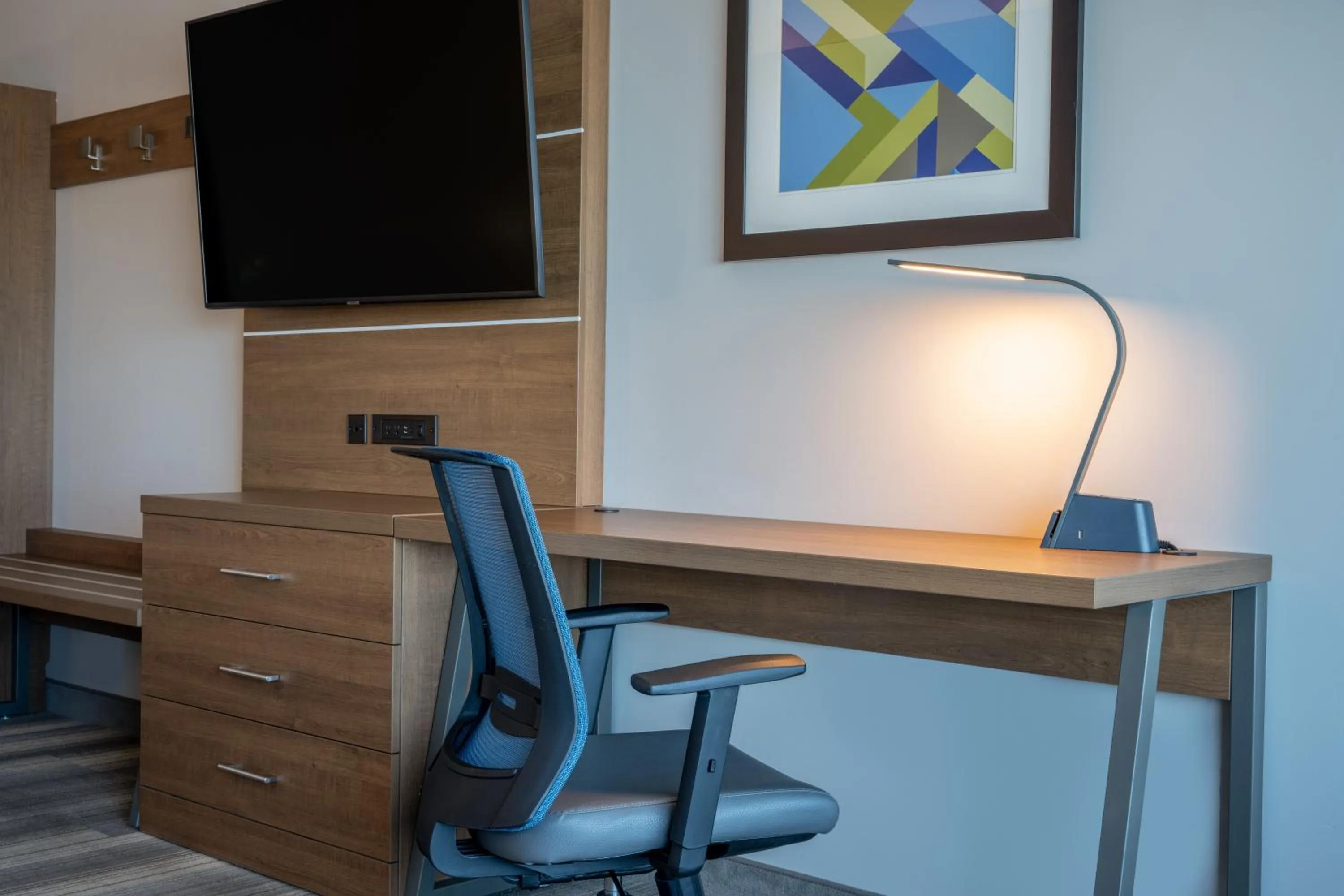 Bedroom in Holiday Inn Express & Suites - Gilbert - Mesa Gateway Airport