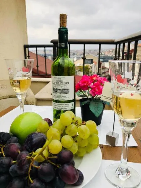 Breakfast in Nacre Residence