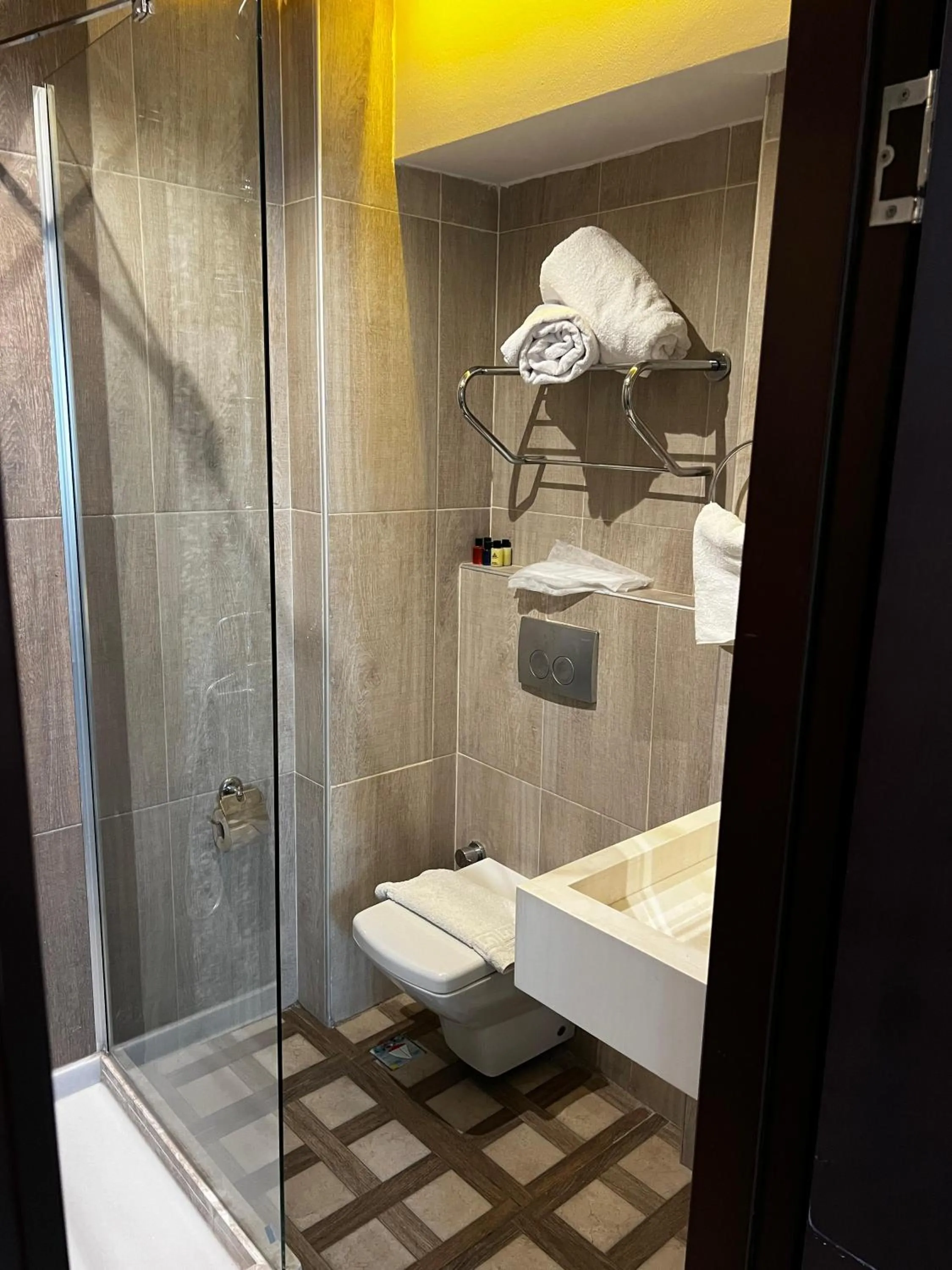 Shower in Nacre Residence
