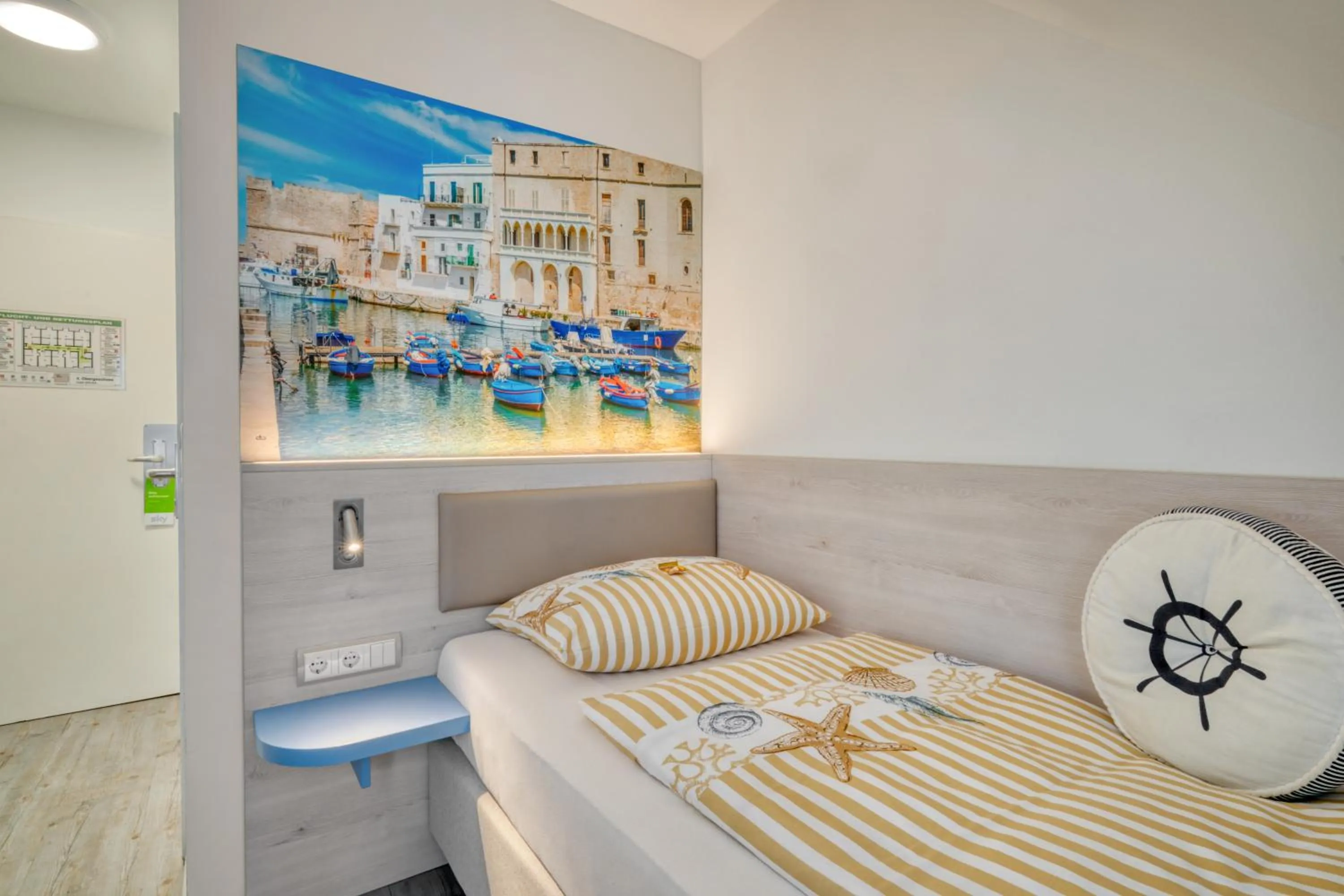 Bed in Hotel Arosa Düsseldorf Oberkassel