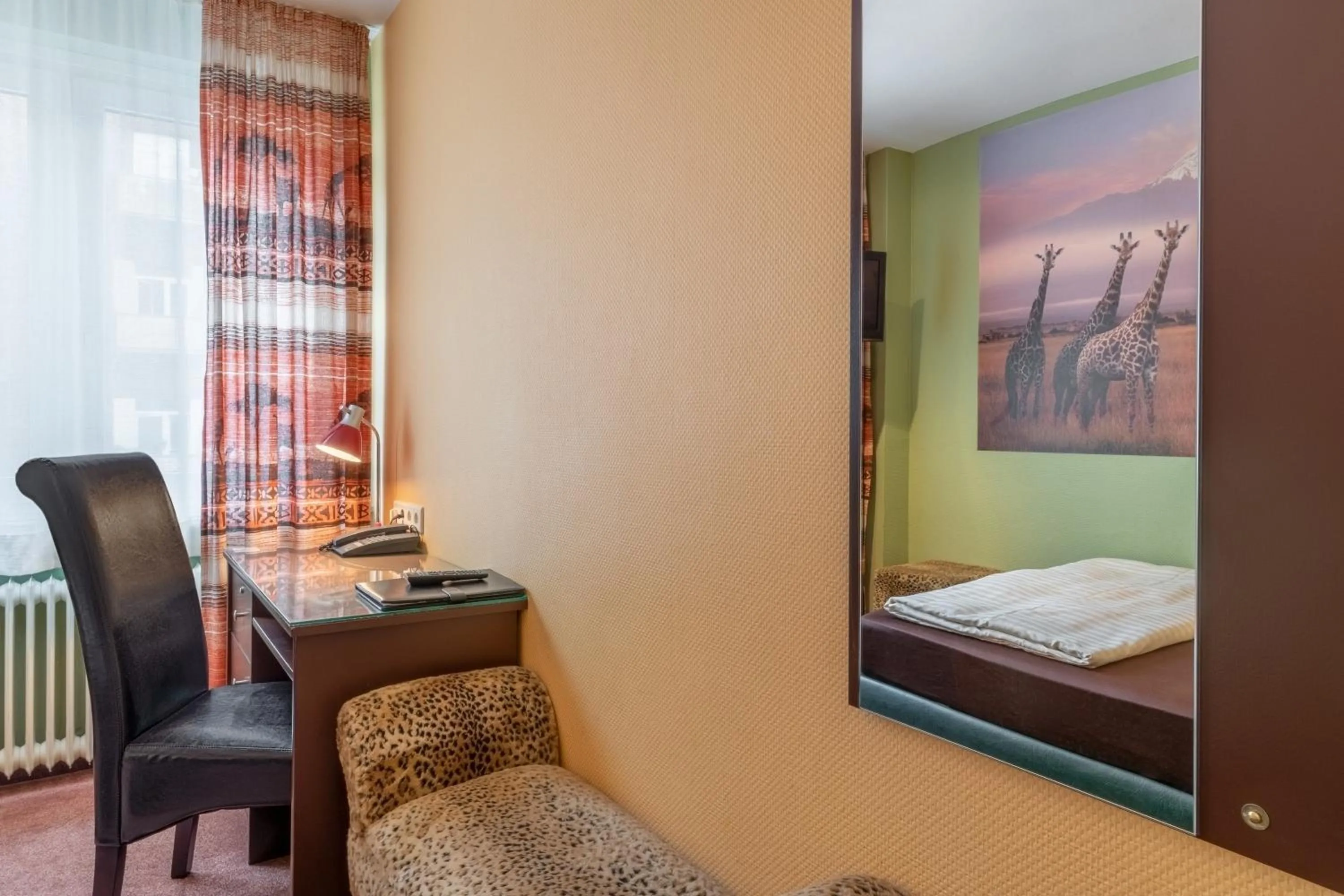 Bedroom, Bed in Hotel Arosa Düsseldorf Oberkassel