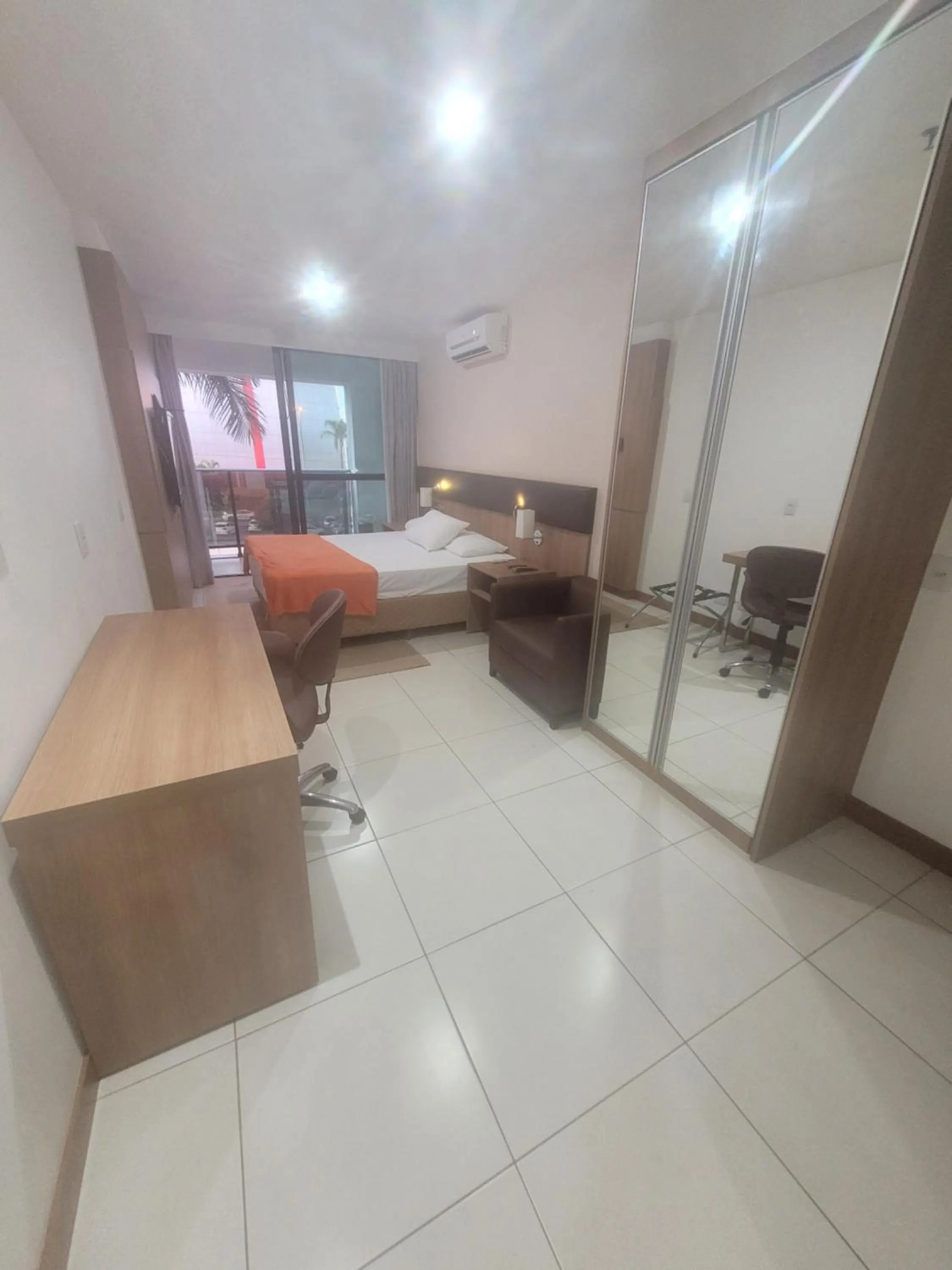 Dining area in Flat no Athos Bulcão Executive By Rei dos Flats