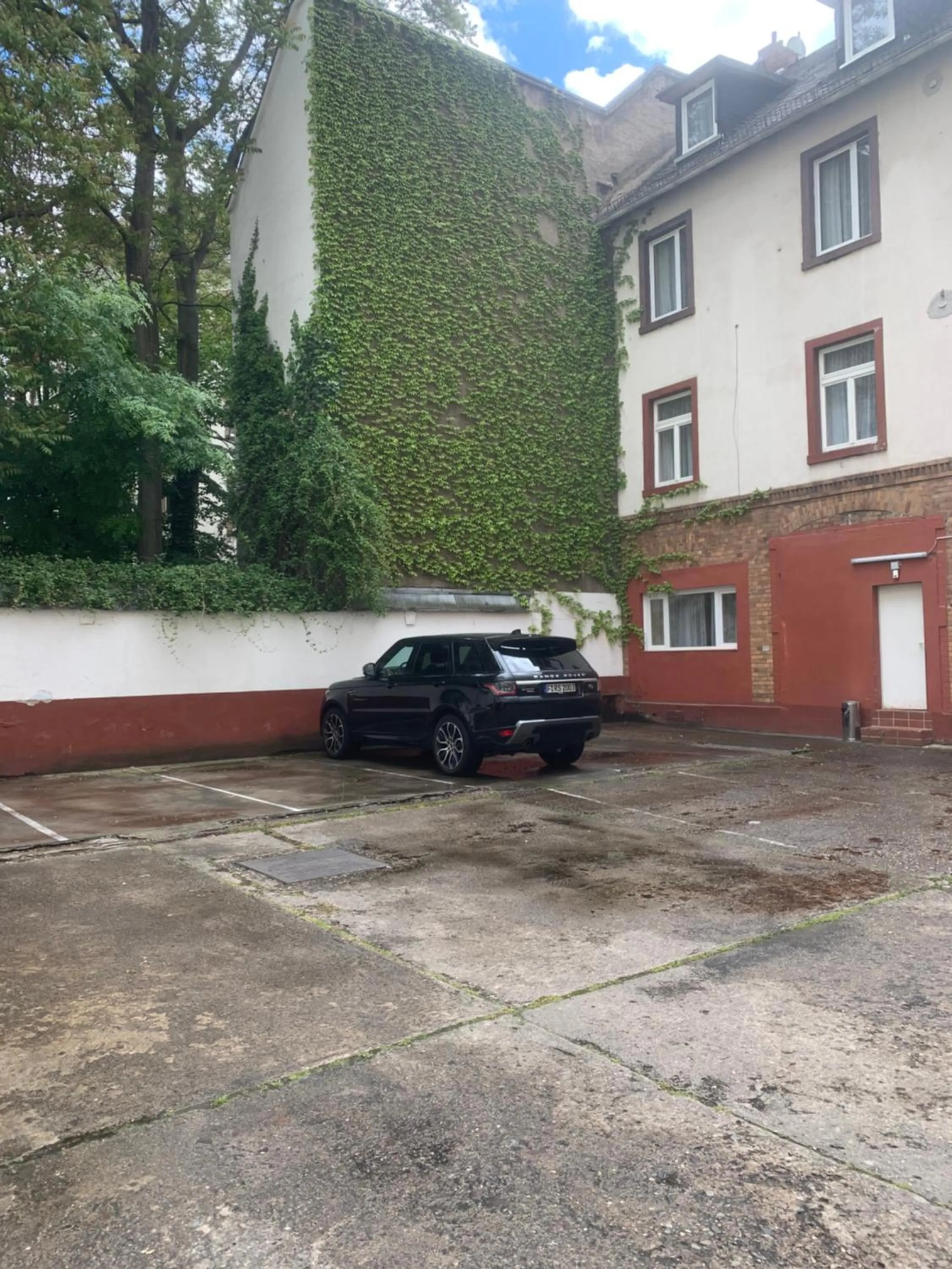 Parking in Pension Alpha