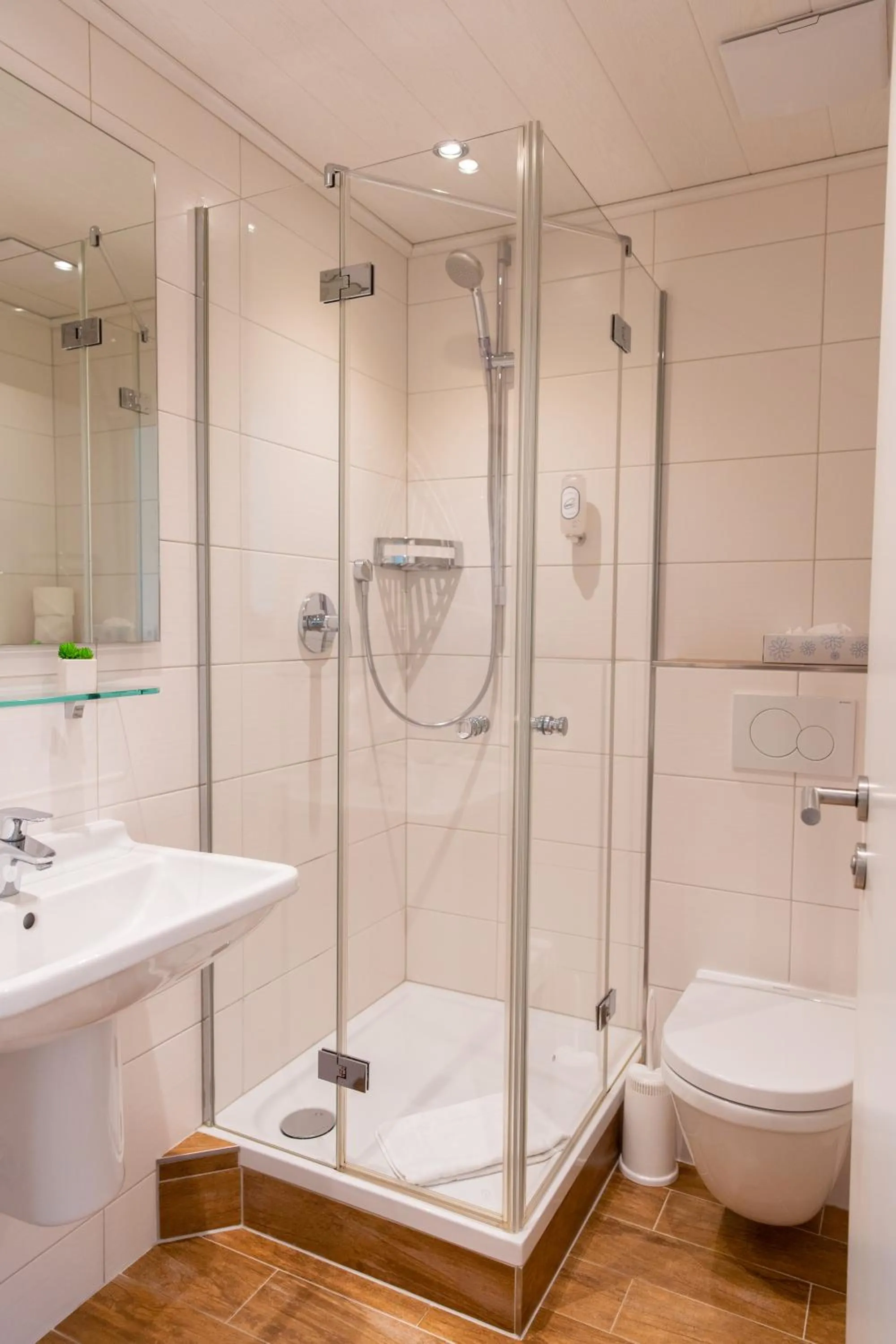 Shower in Hotel Bad Dürkheim