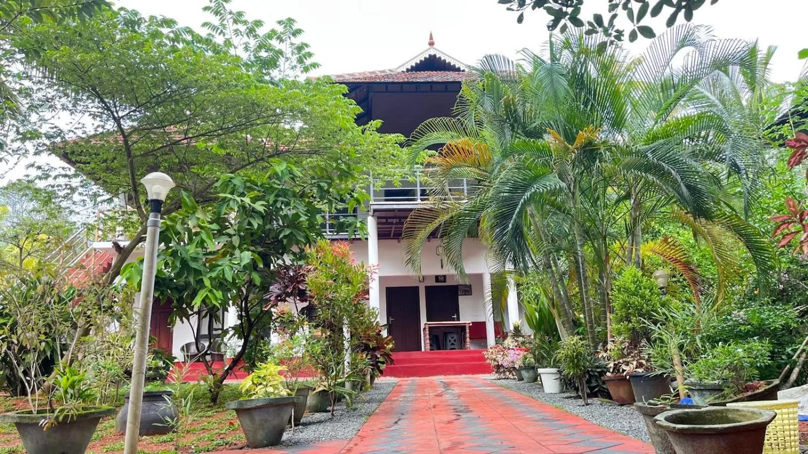 Marari Charlys Homestay