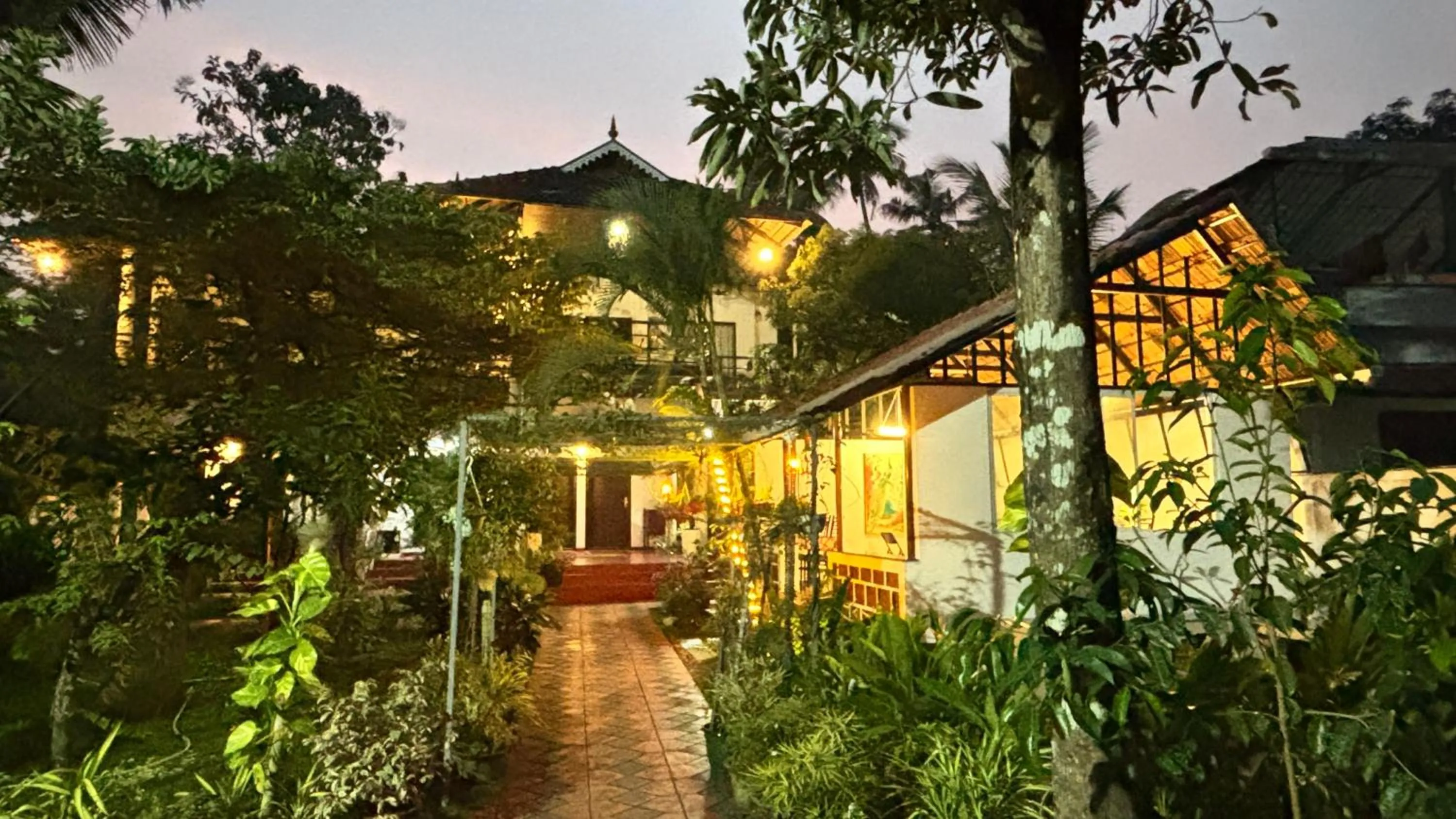 Marari Charlys Homestay