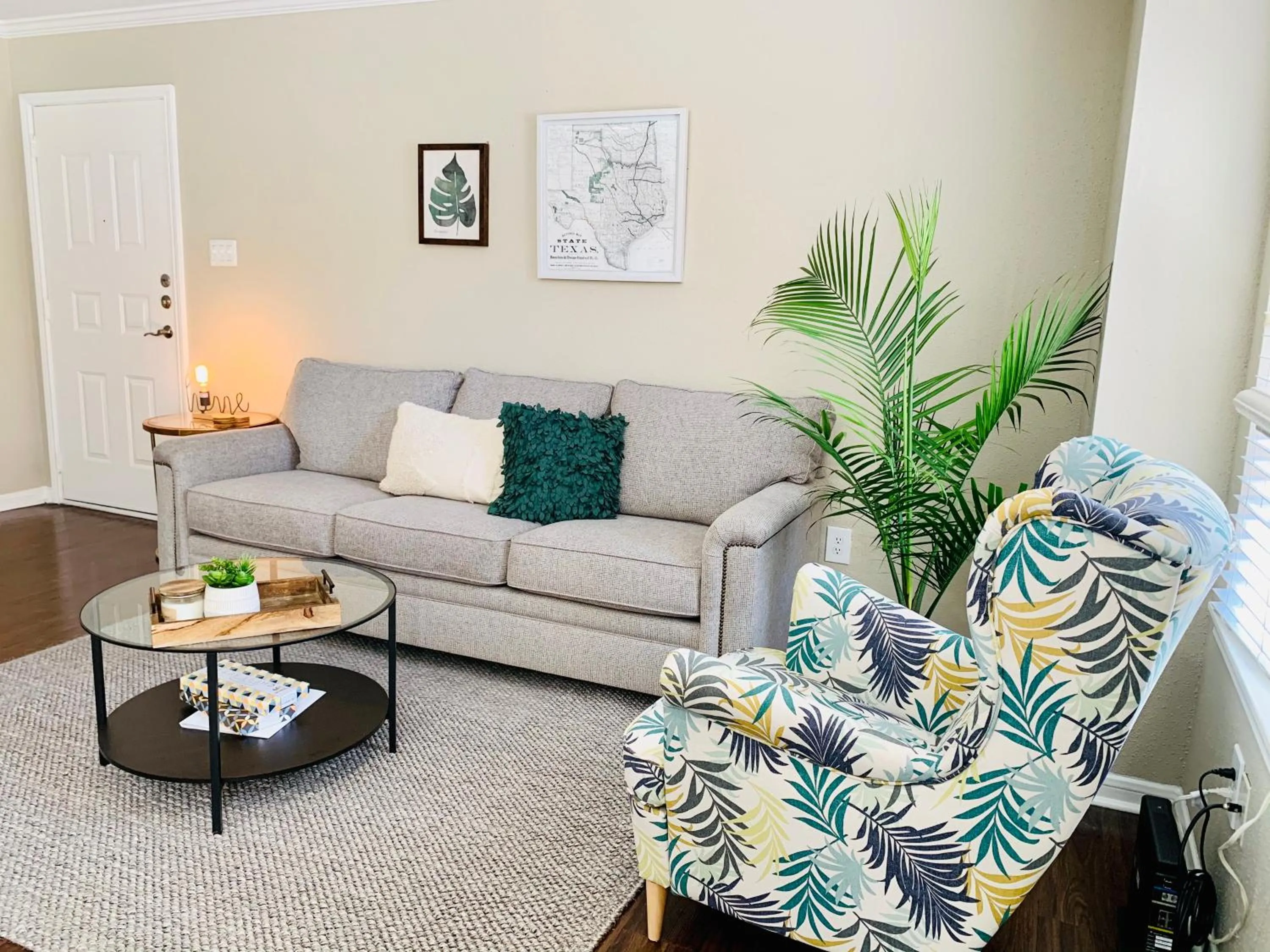 Seating area in Peaceful Medical Center Apartment 2BR & 2BA