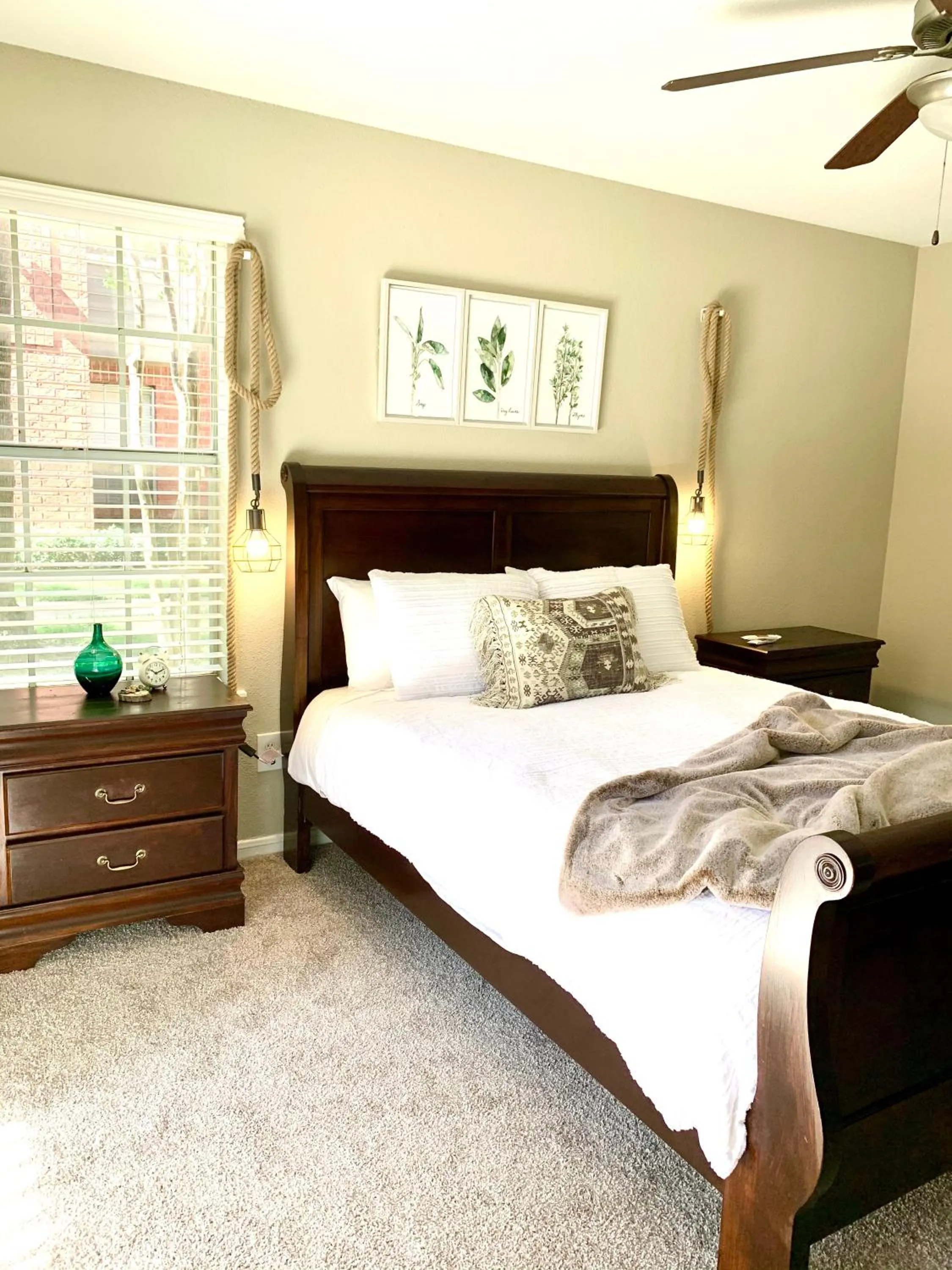 Bedroom, Bed in Peaceful Medical Center Apartment 2BR & 2BA