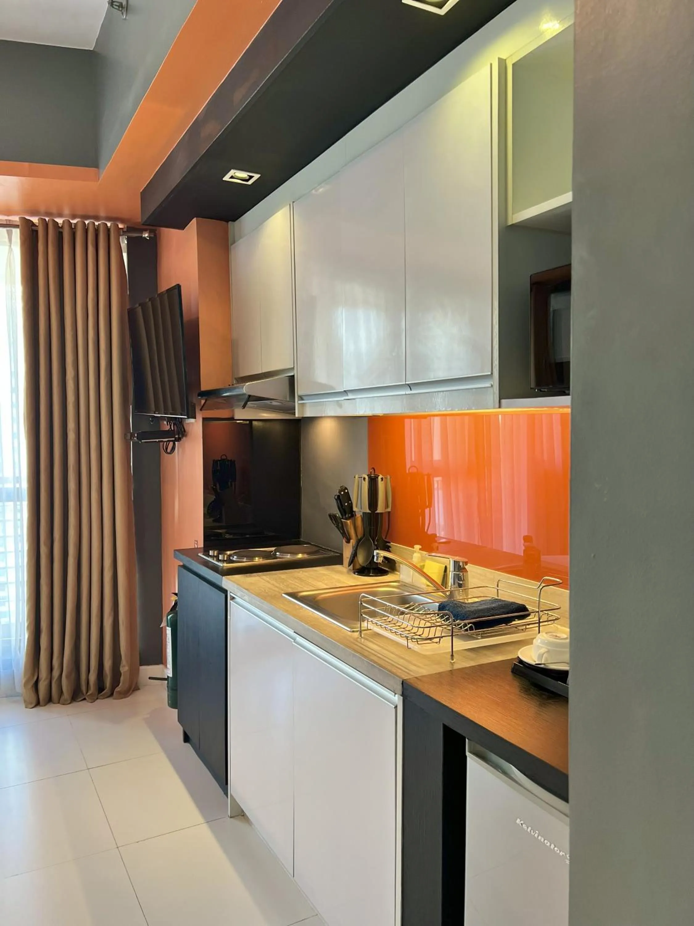 Kitchen or kitchenette in KL Serviced Residences Managed by HII