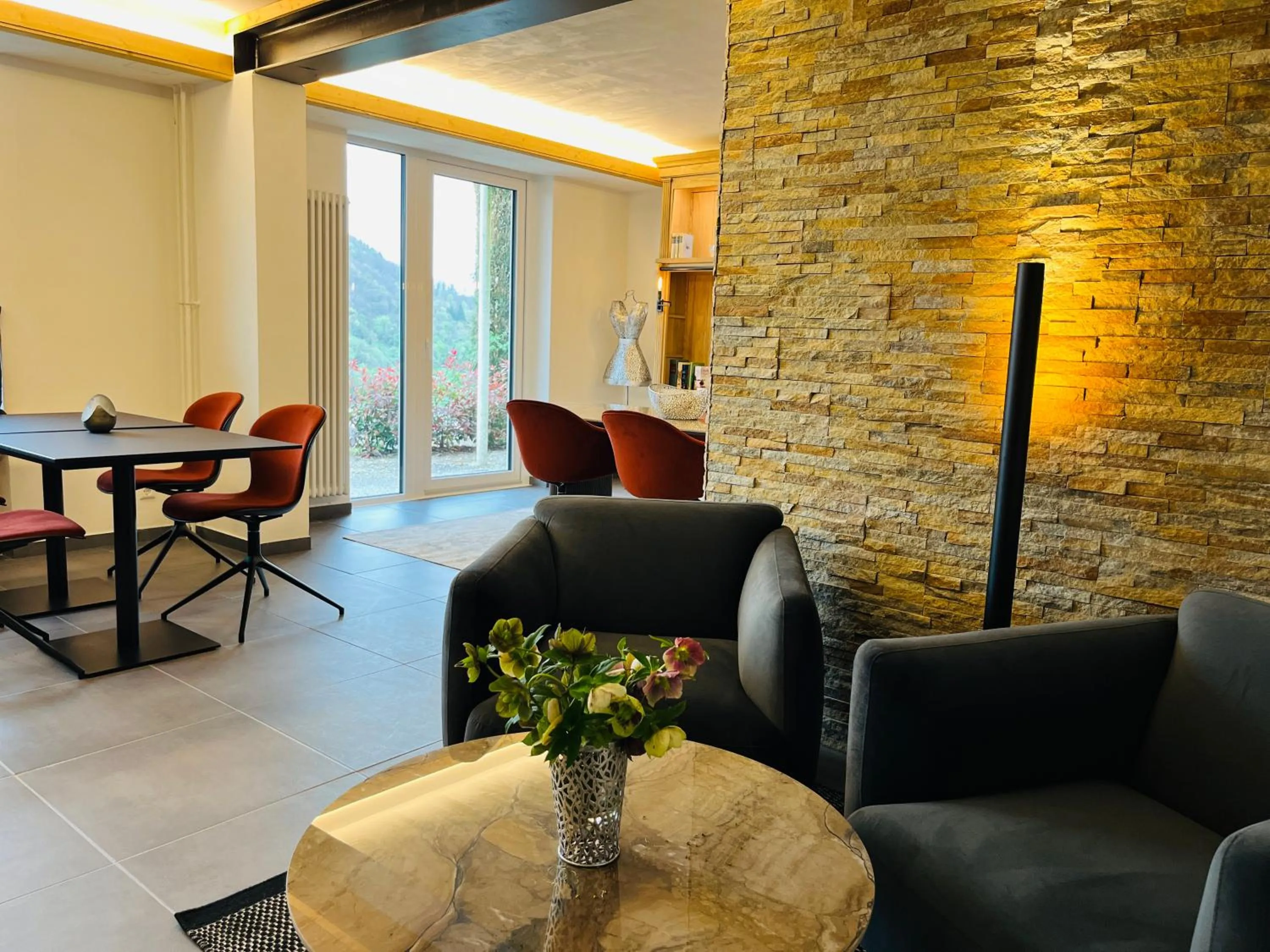 Restaurant/places to eat in Hotel Schlossberg