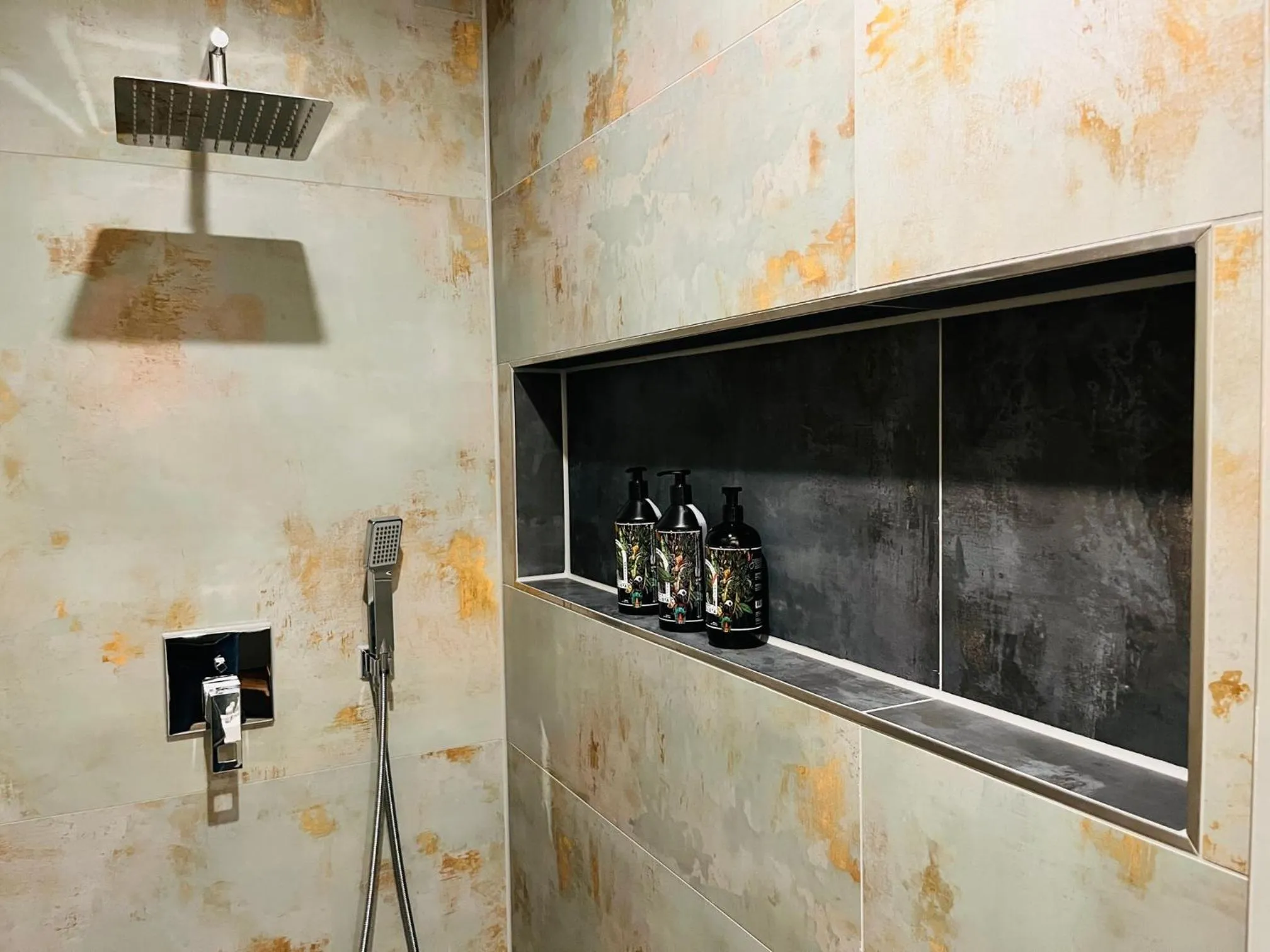 Shower in Hotel Schlossberg