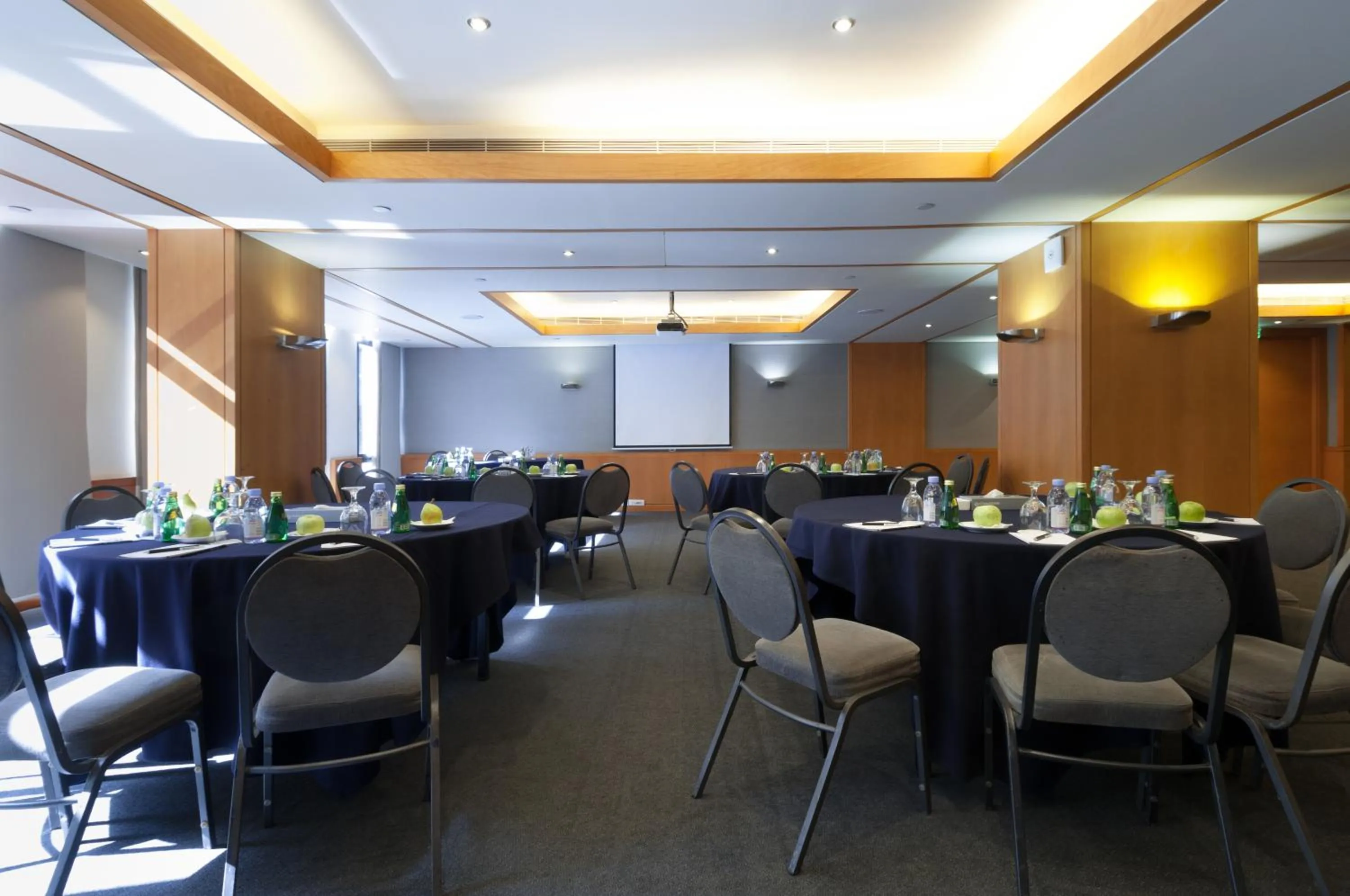 Banquet/Function facilities in Le Commodore Hotel