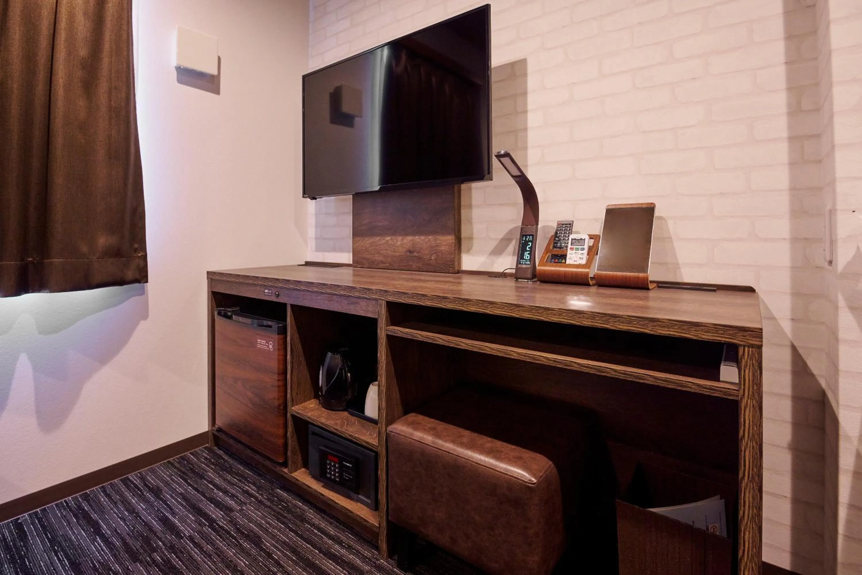 Photo of the whole room in The CELECTON Abeno-Matsubara Ekimae