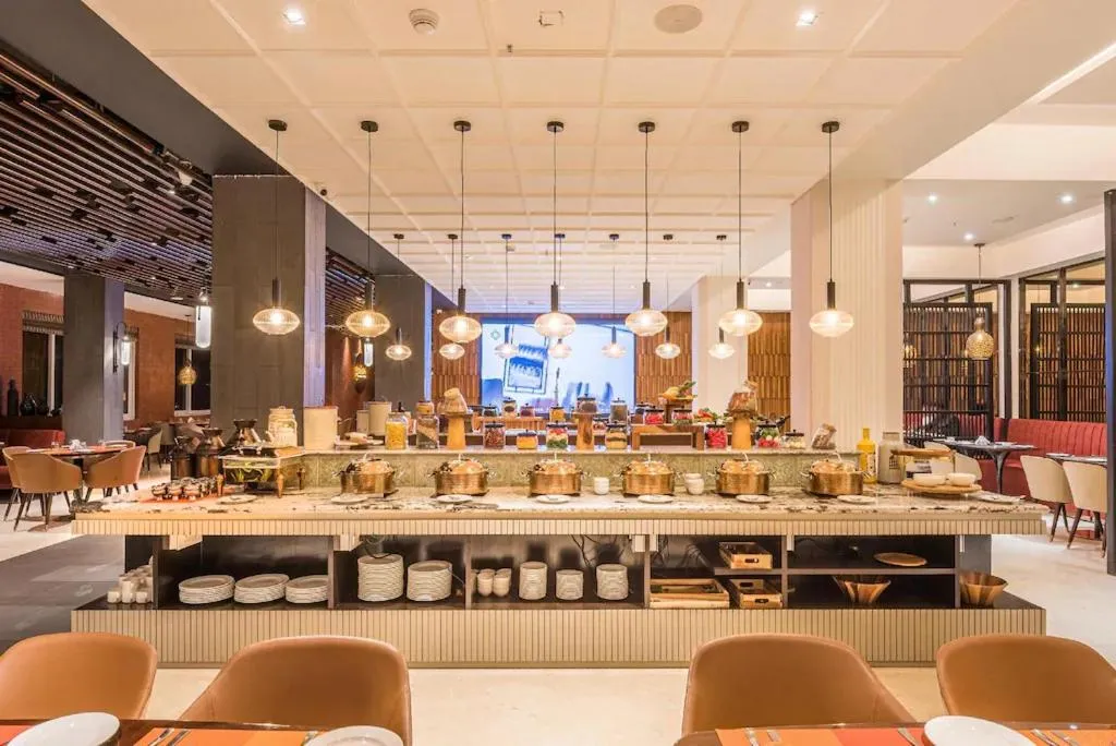 Restaurant/places to eat in Udaan Himalayan Suites and Spa