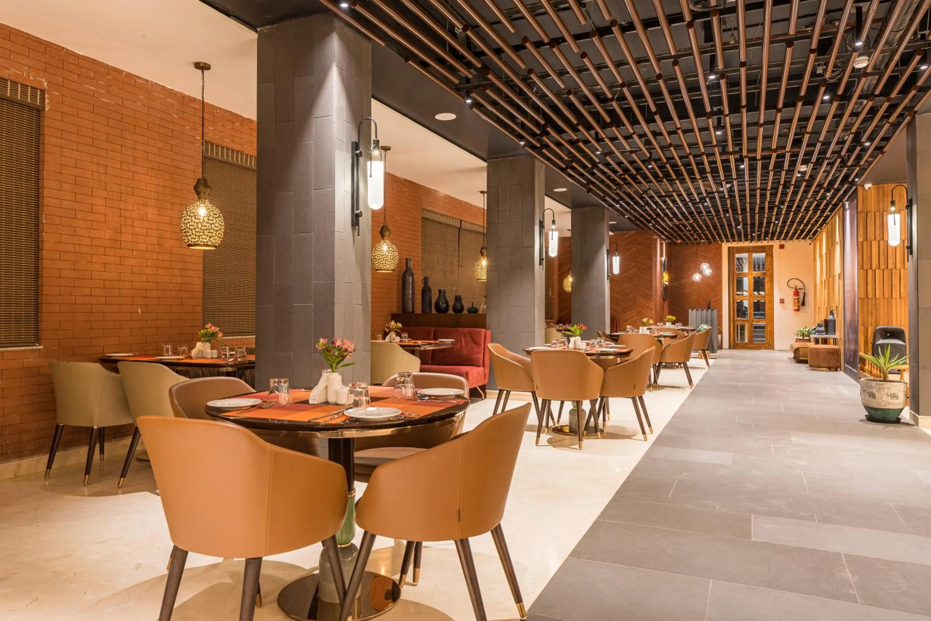 Restaurant/places to eat in Udaan Himalayan Suites and Spa