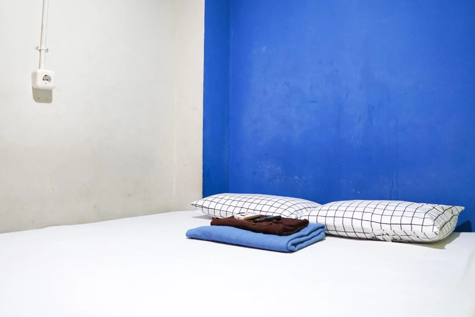 Bedroom, Bed in Cosmo Tanjung Duren Mitra RedDoorz