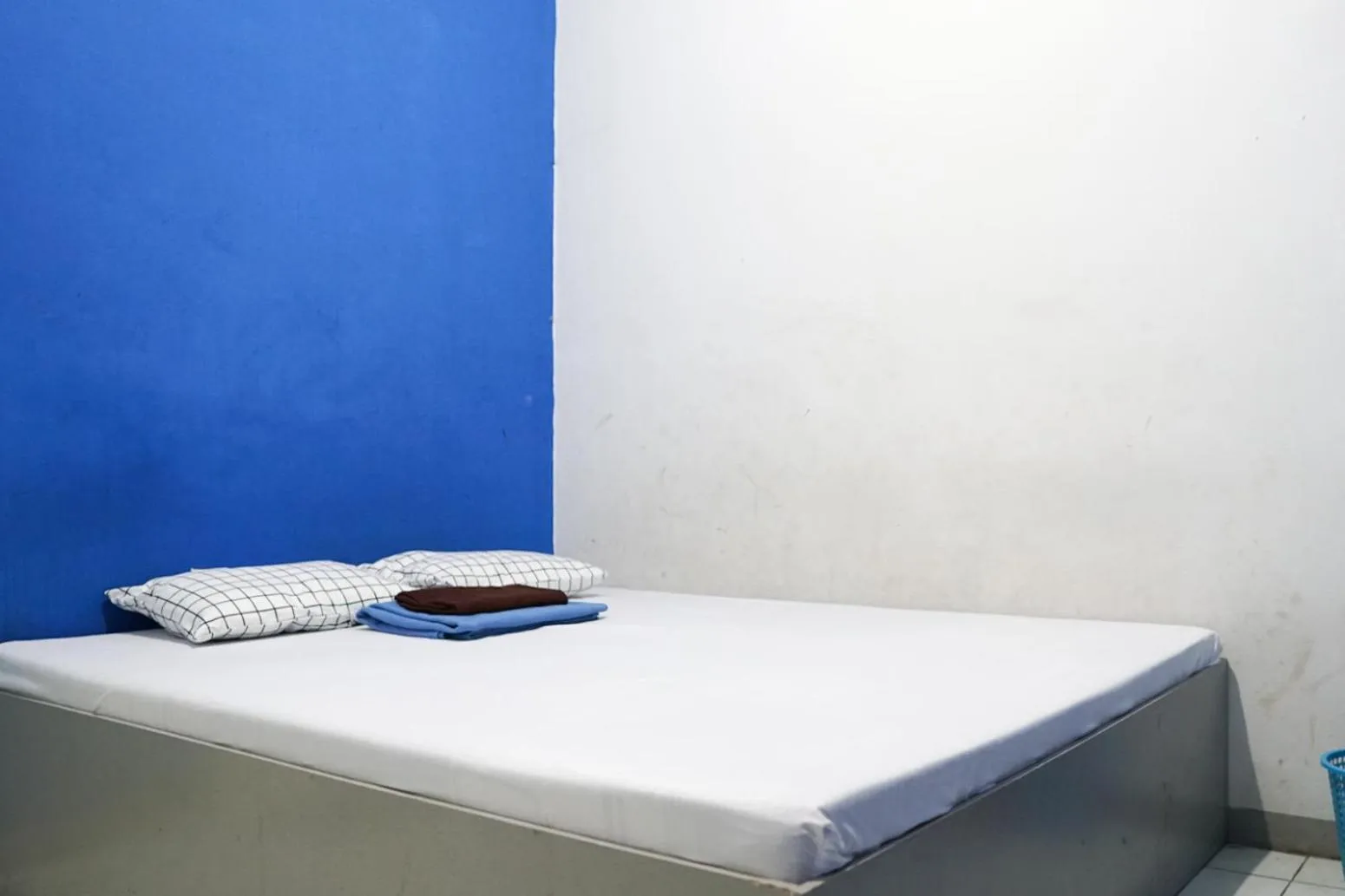 Bed in Cosmo Tanjung Duren Mitra RedDoorz