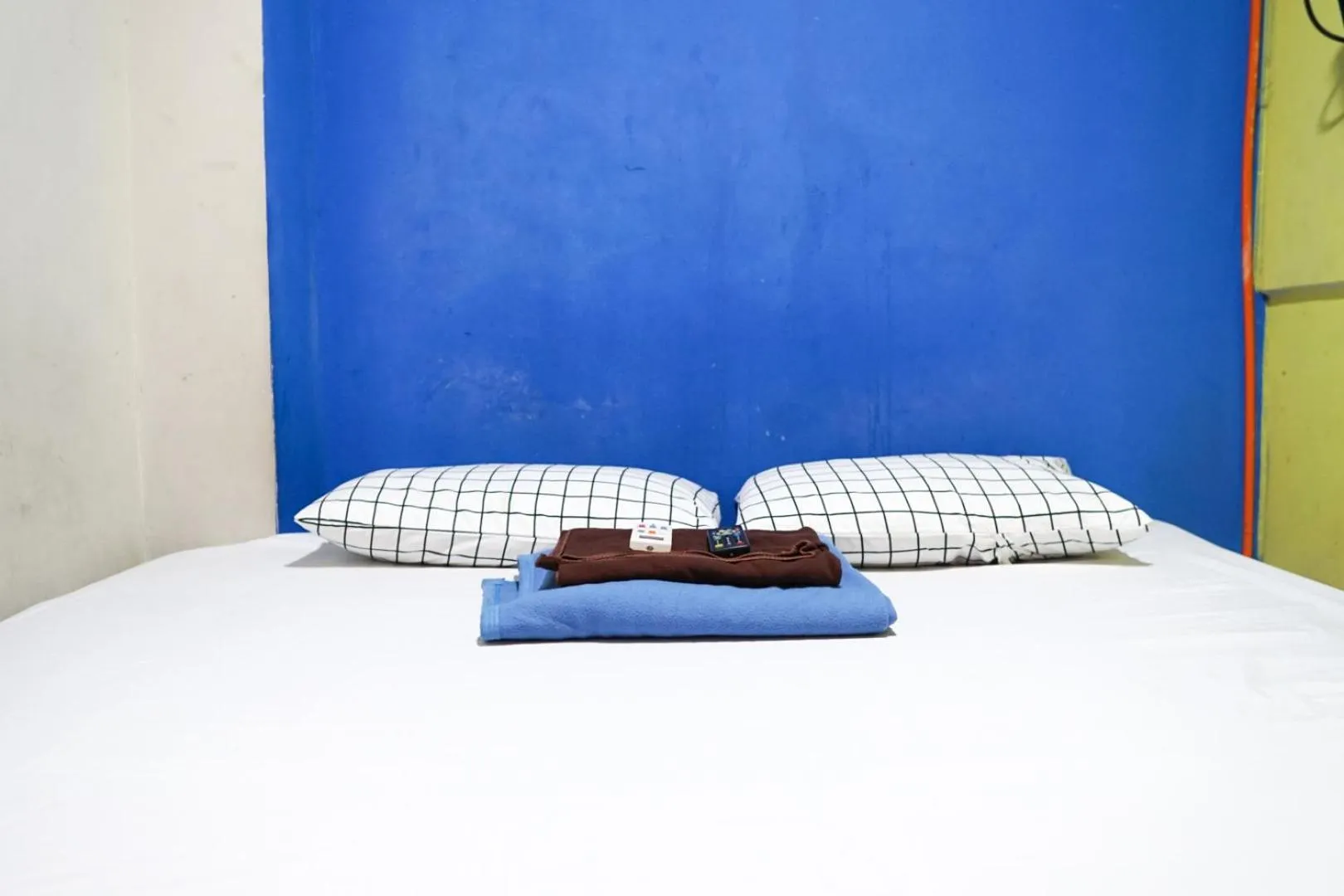 Bedroom, Bed in Cosmo Tanjung Duren Mitra RedDoorz