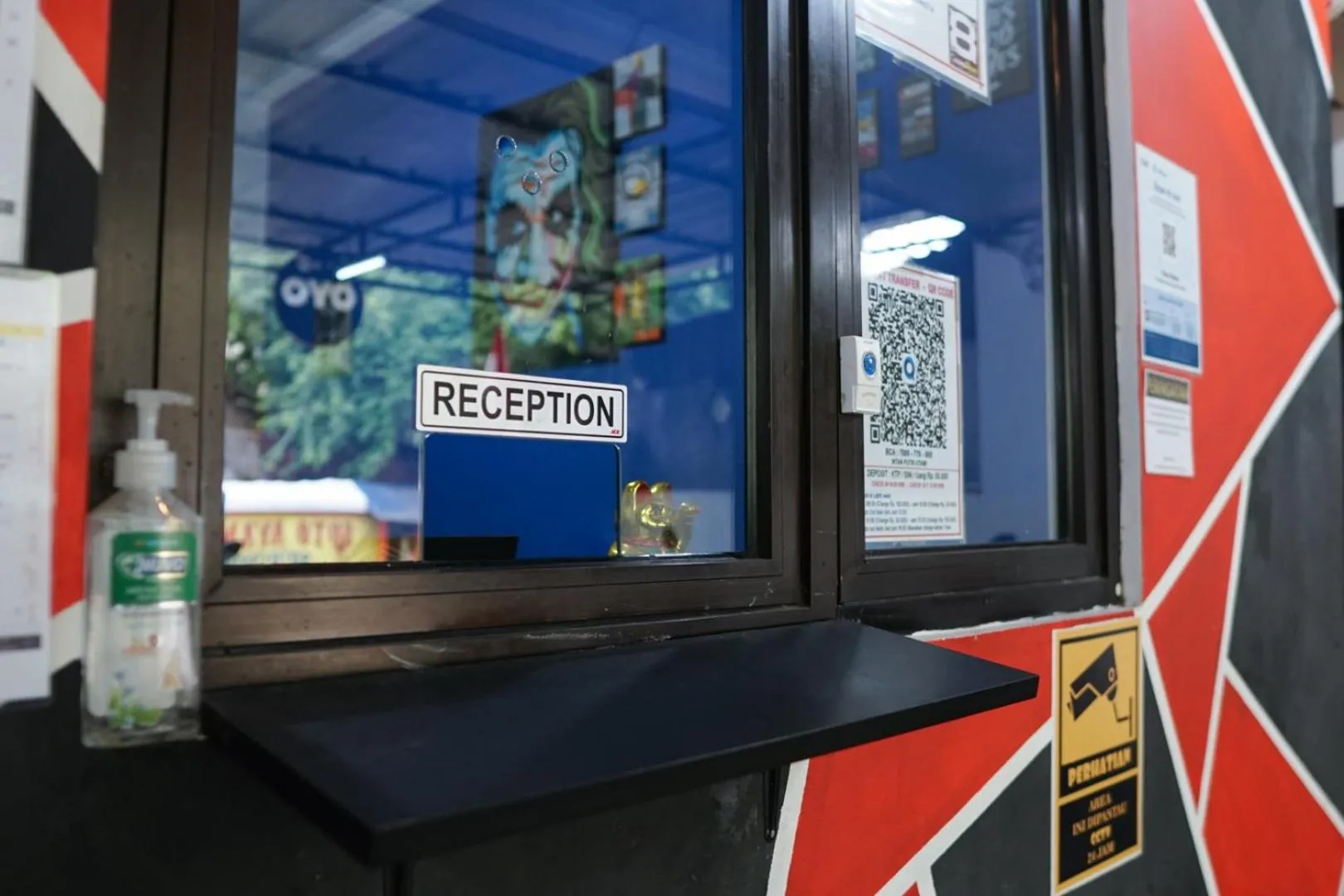 Lobby or reception in Cosmo Tanjung Duren Mitra RedDoorz