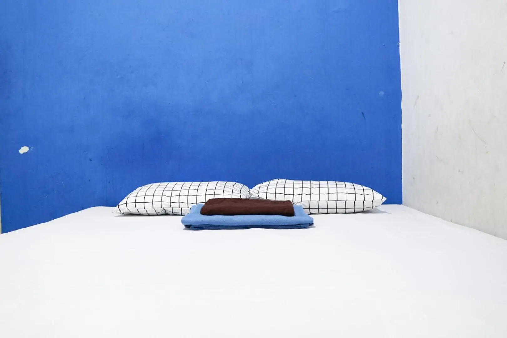 Bed in Cosmo Tanjung Duren Mitra RedDoorz