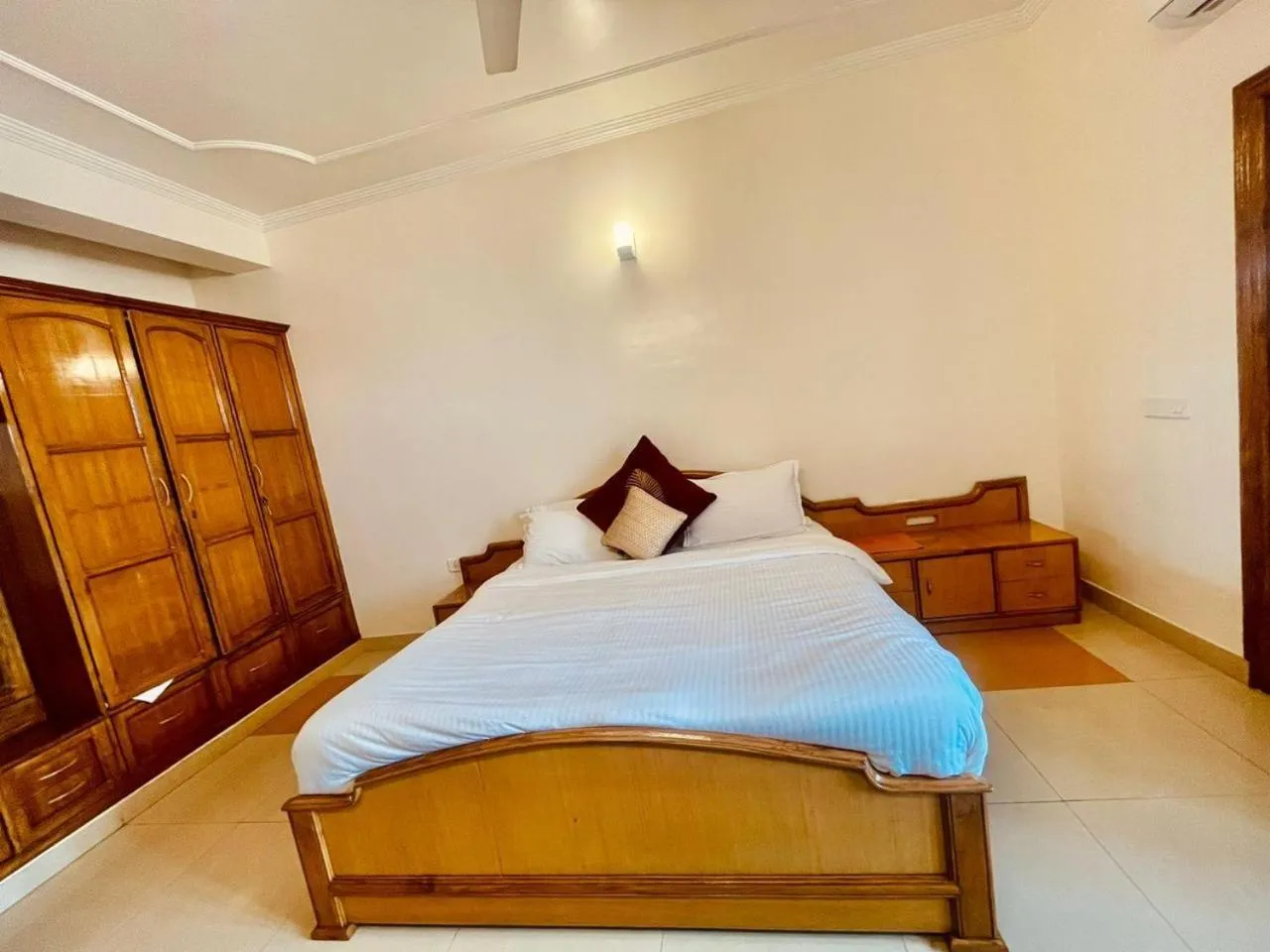 Bed in Golden Healing Journeys Homestay