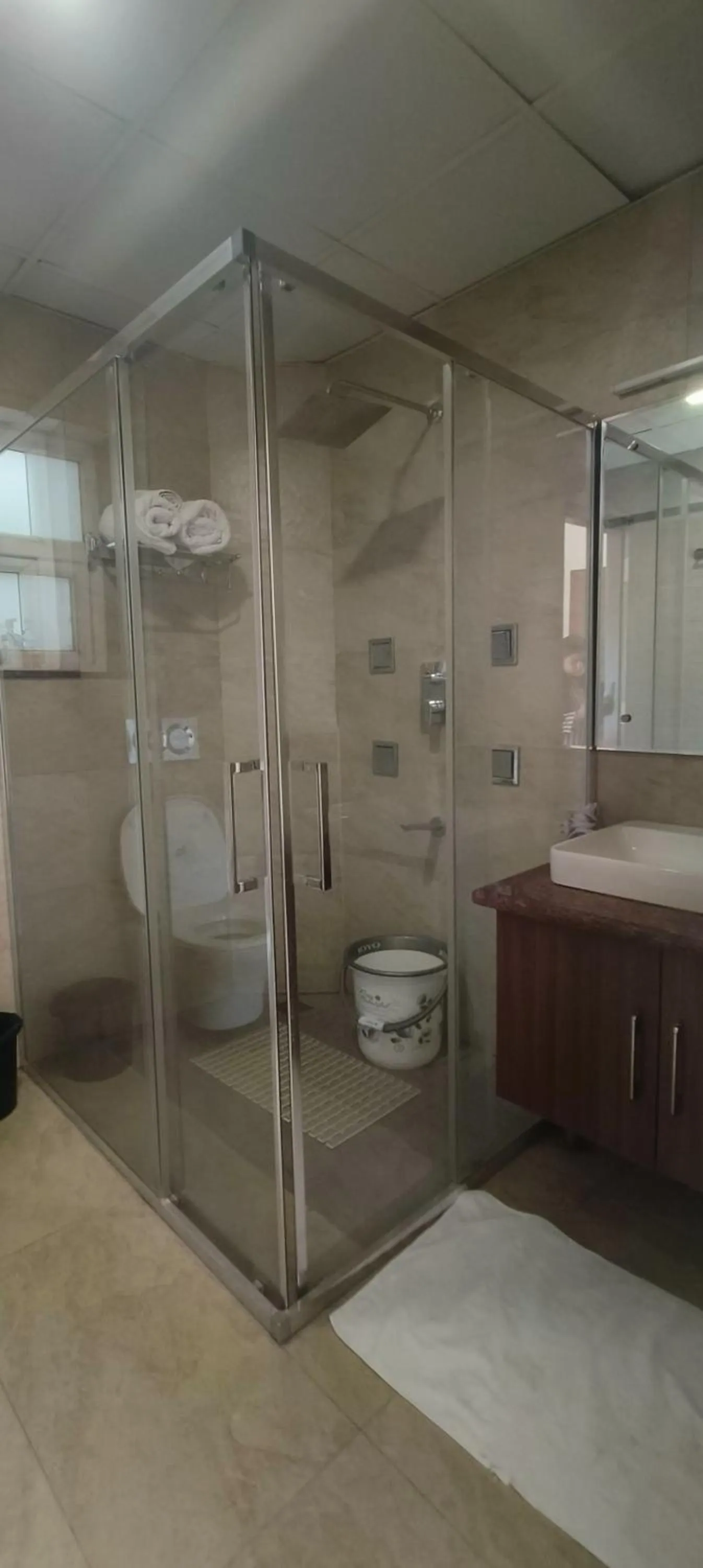 Shower in Golden Healing Journeys Homestay