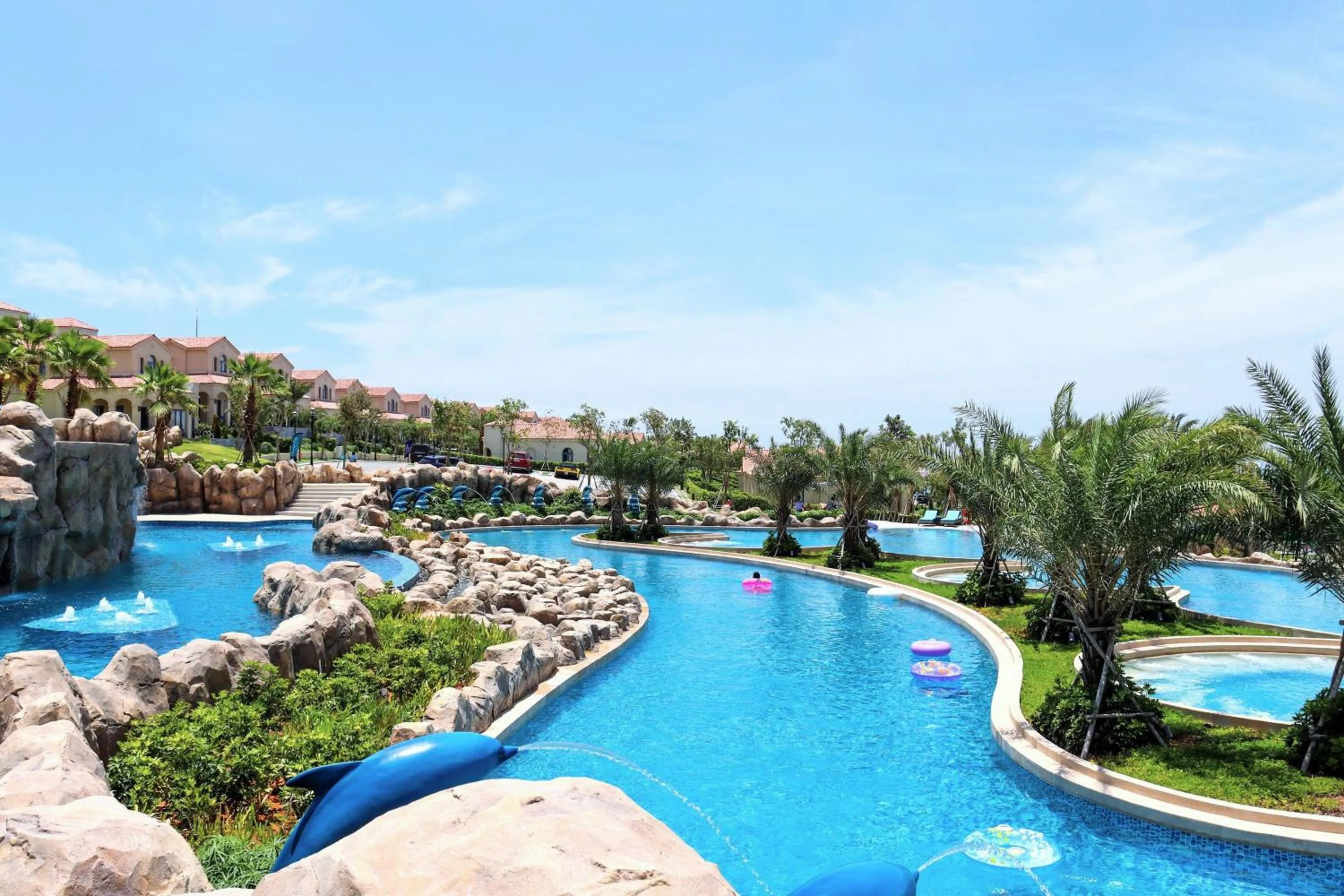 Swimming pool in Centara Mirage Resort Mui Ne