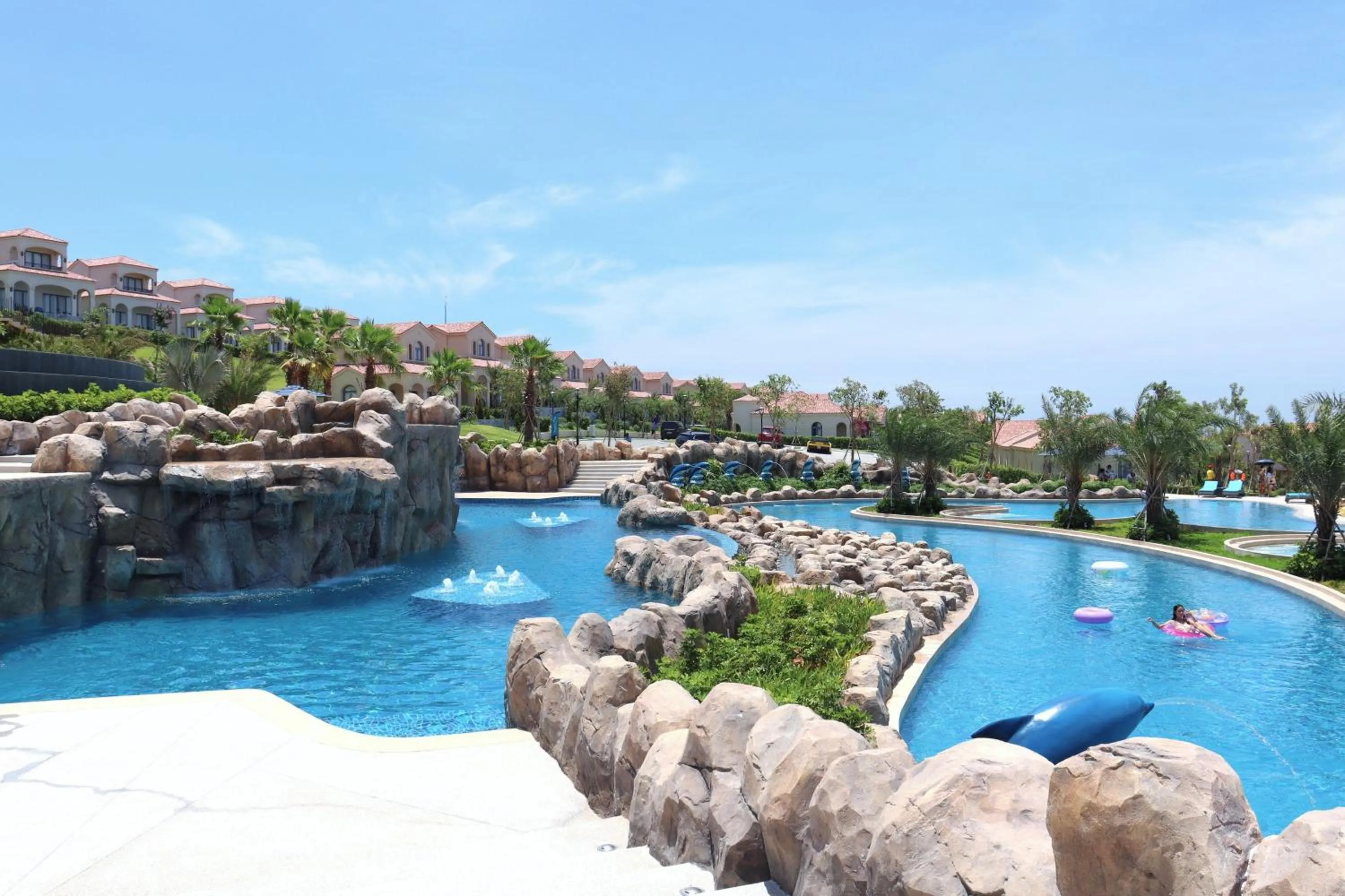 Swimming pool in Centara Mirage Resort Mui Ne