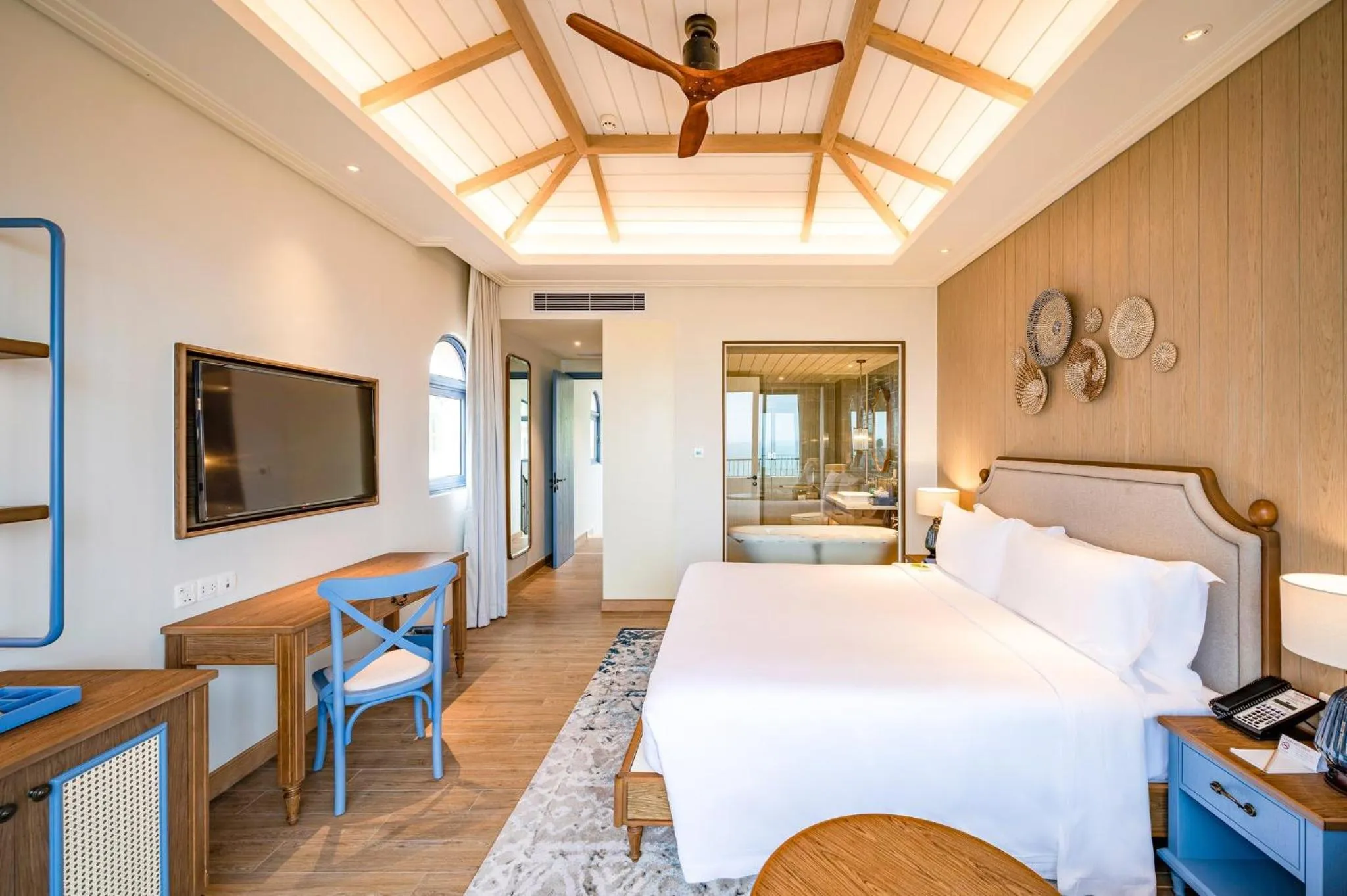 Swimming pool, Bed in Centara Mirage Resort Mui Ne