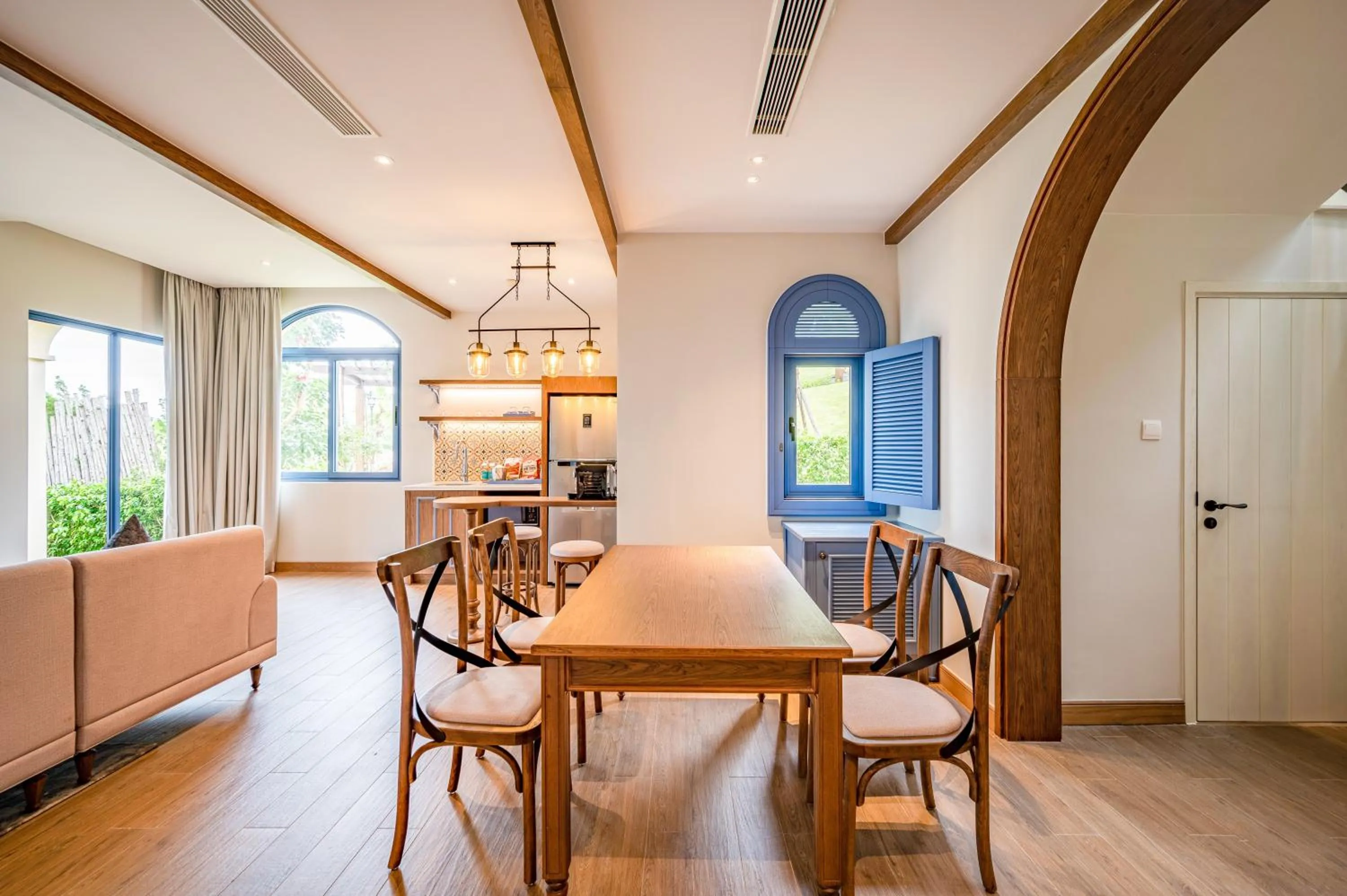 Swimming pool in Centara Mirage Resort Mui Ne