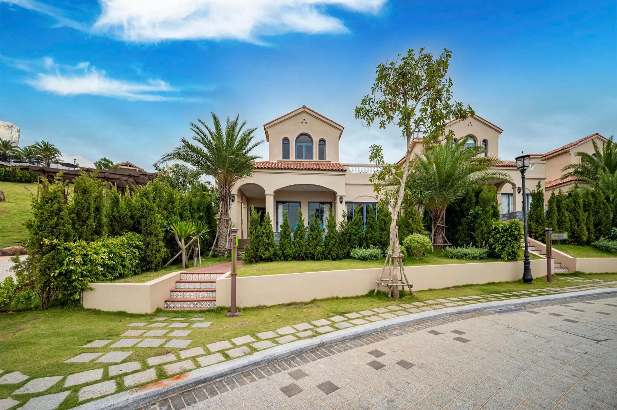 Swimming pool in Centara Mirage Resort Mui Ne
