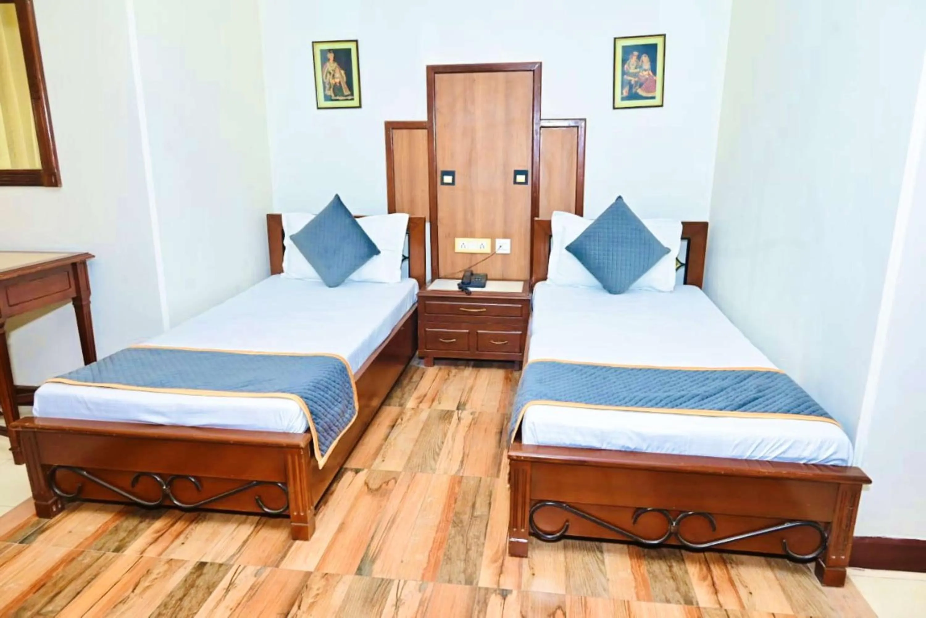 Bed in Hotel Metro Regency Meerut