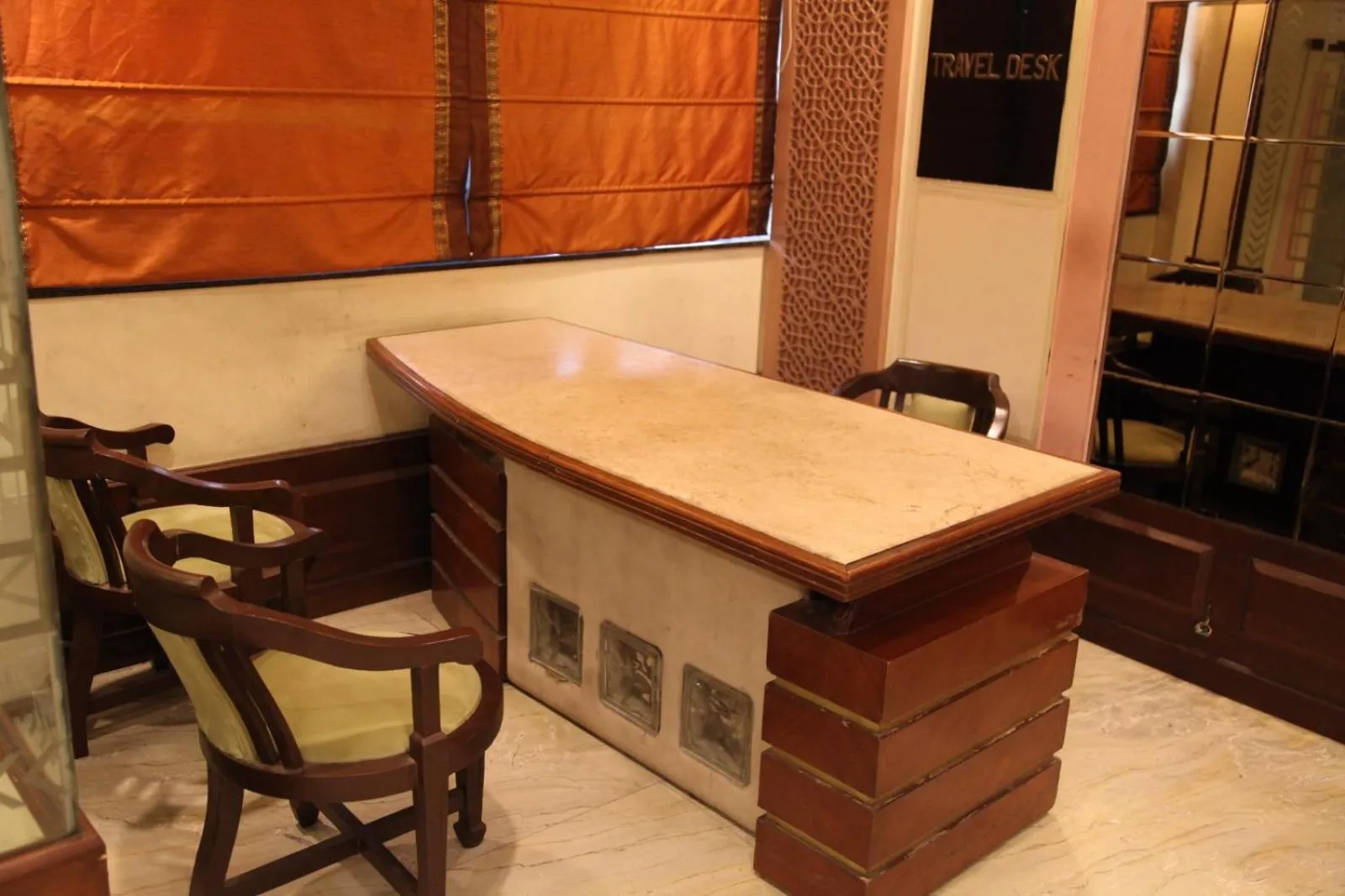 Facade/entrance in Hotel Metro Regency Meerut