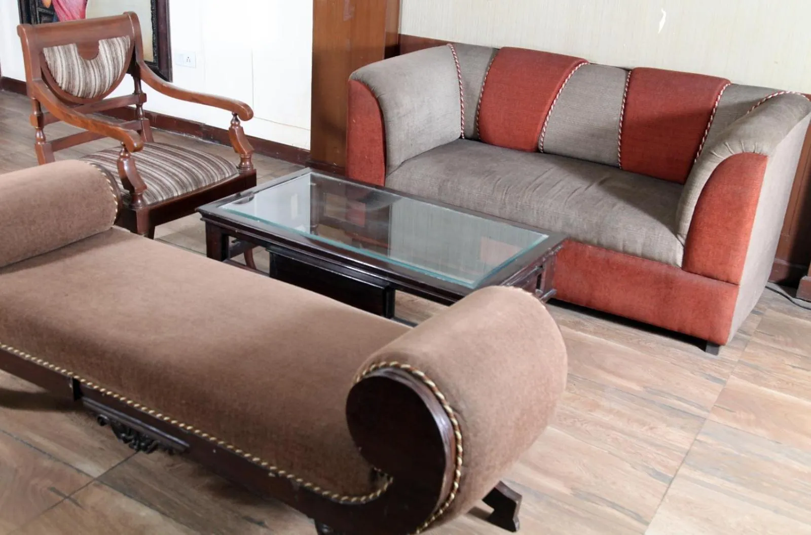 Seating area in Hotel Metro Regency Meerut