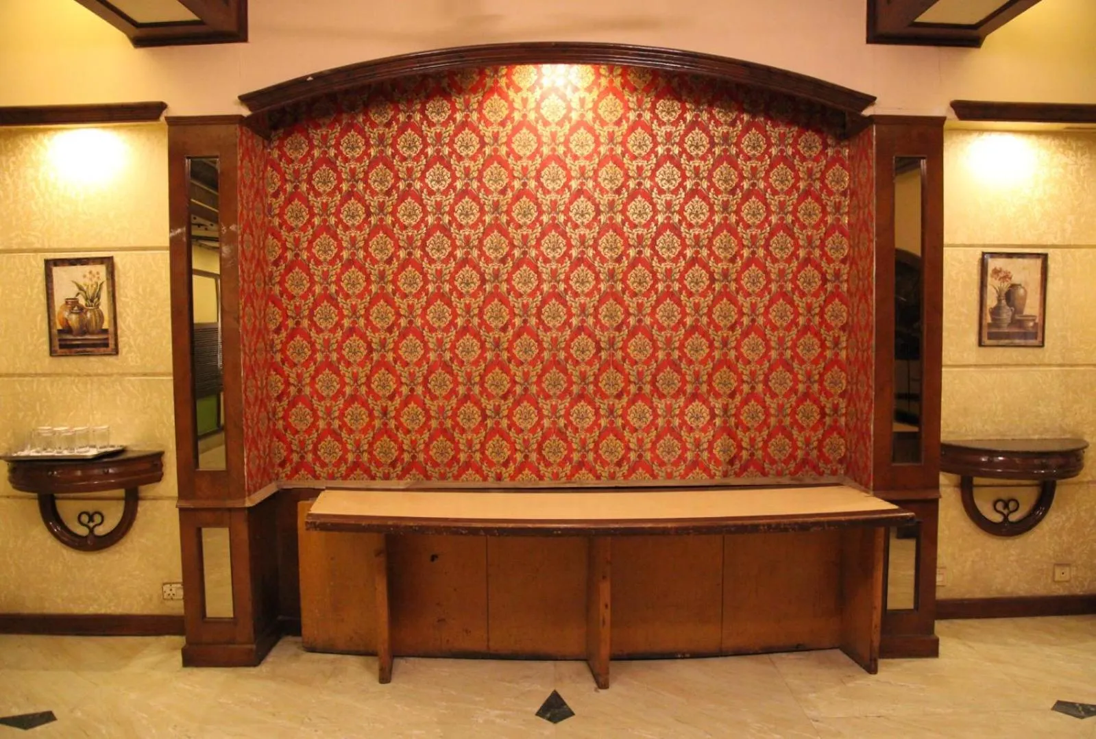 Facade/entrance in Hotel Metro Regency Meerut