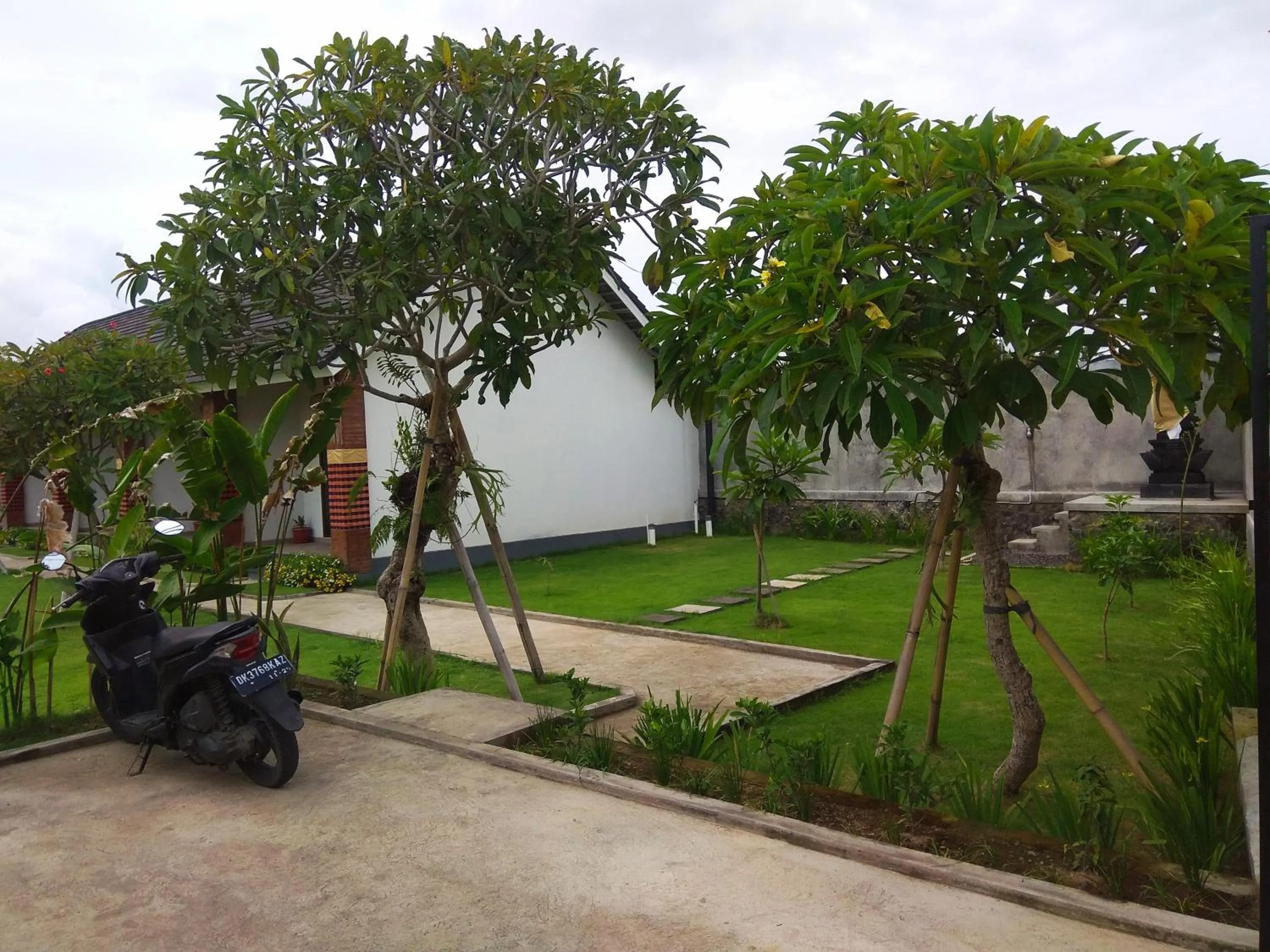 Garden in Tamiu Guesthouse at Desa Wisata Keramas Near Keramas Surf Beach