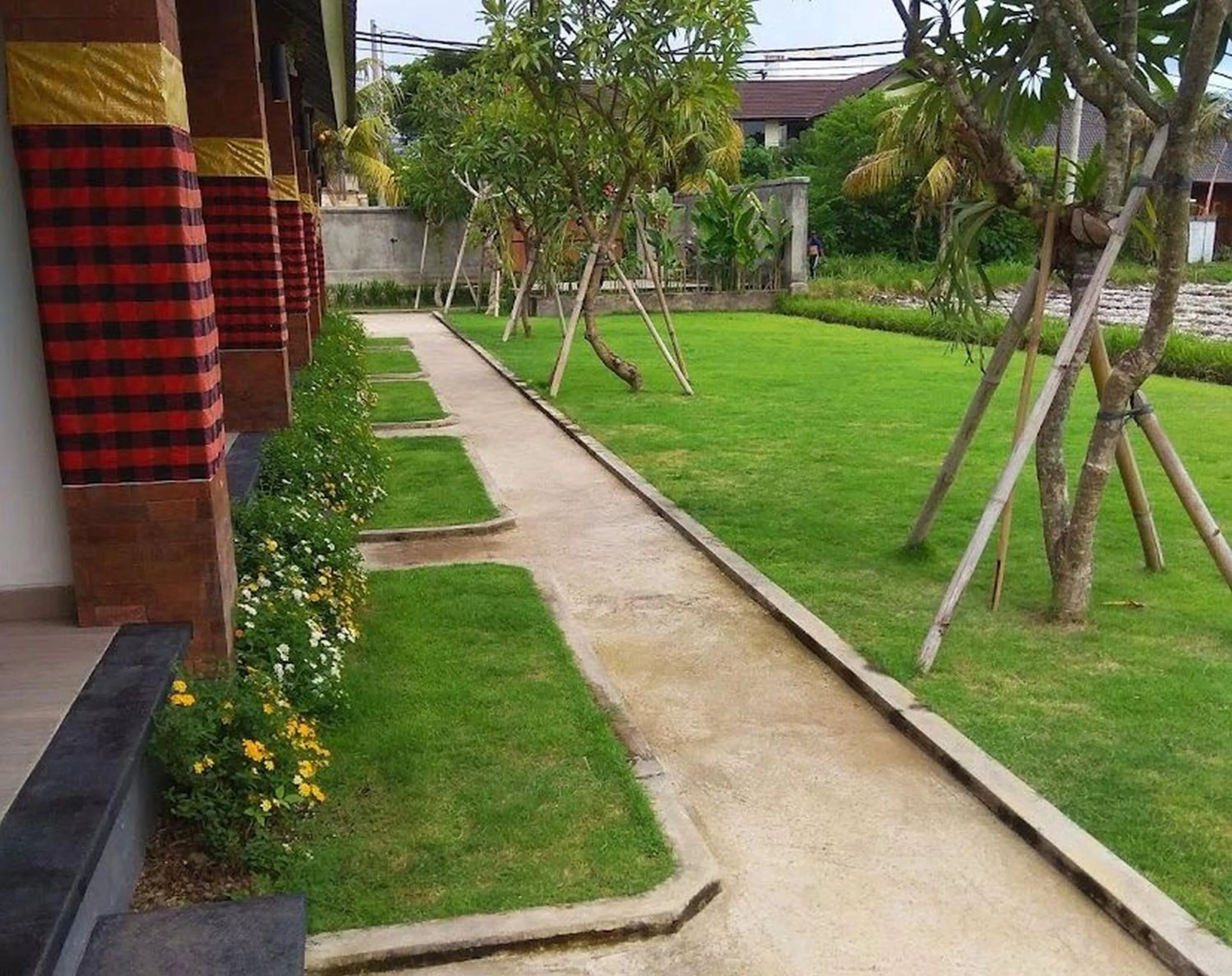Garden in Tamiu Guesthouse at Desa Wisata Keramas Near Keramas Surf Beach