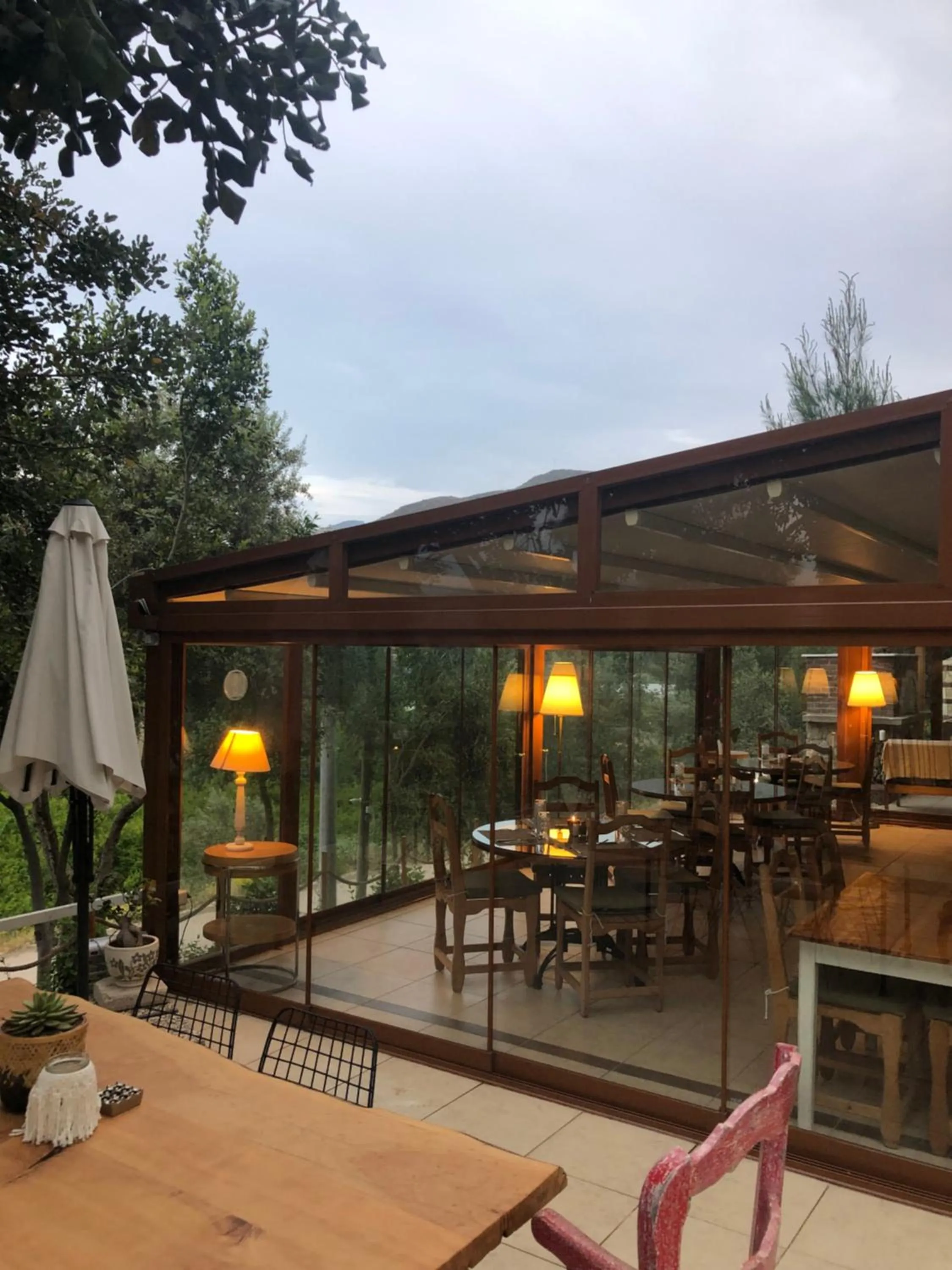 Restaurant/places to eat in Swiss Eviniz Hotel