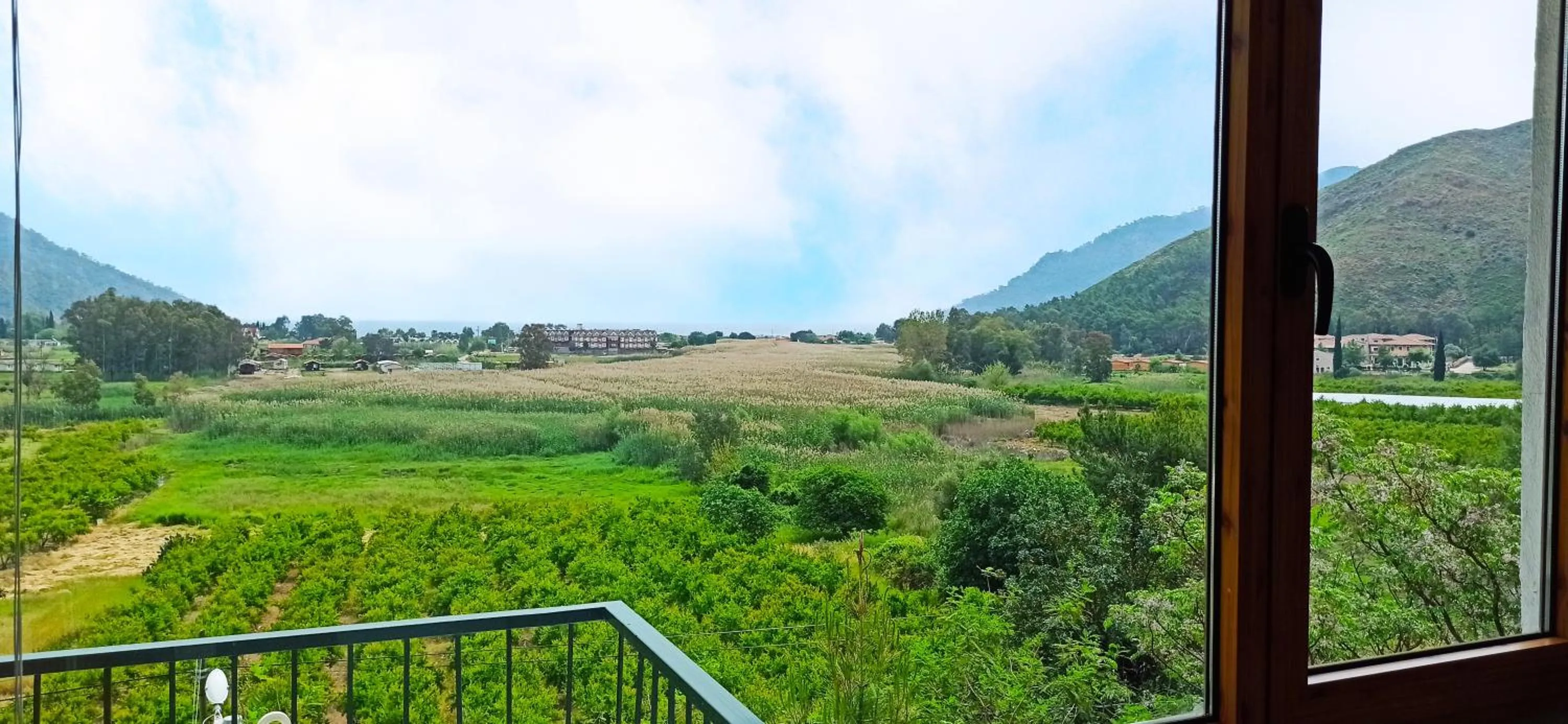 Balcony/Terrace in Swiss Eviniz Hotel