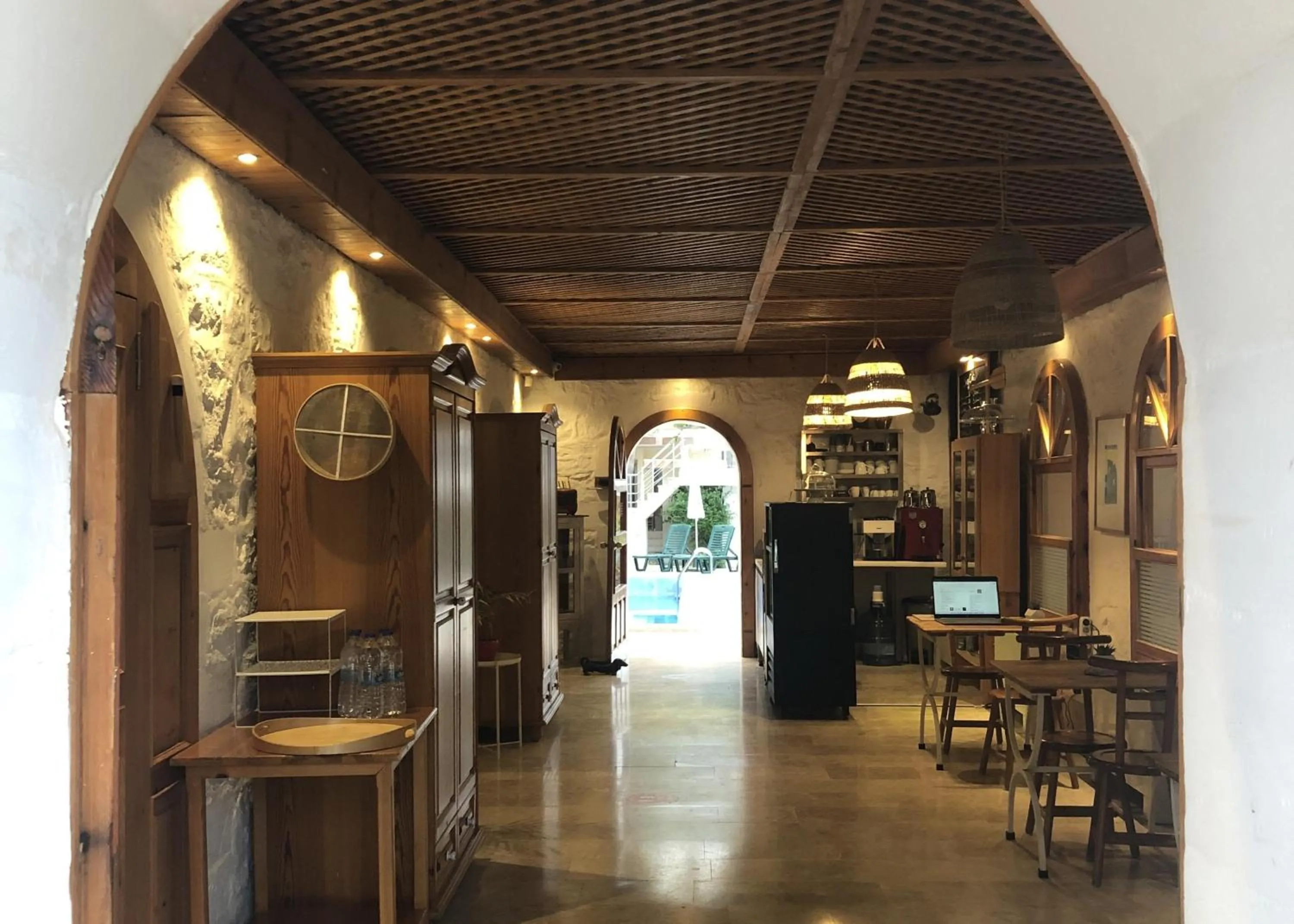 Restaurant/places to eat in Swiss Eviniz Hotel