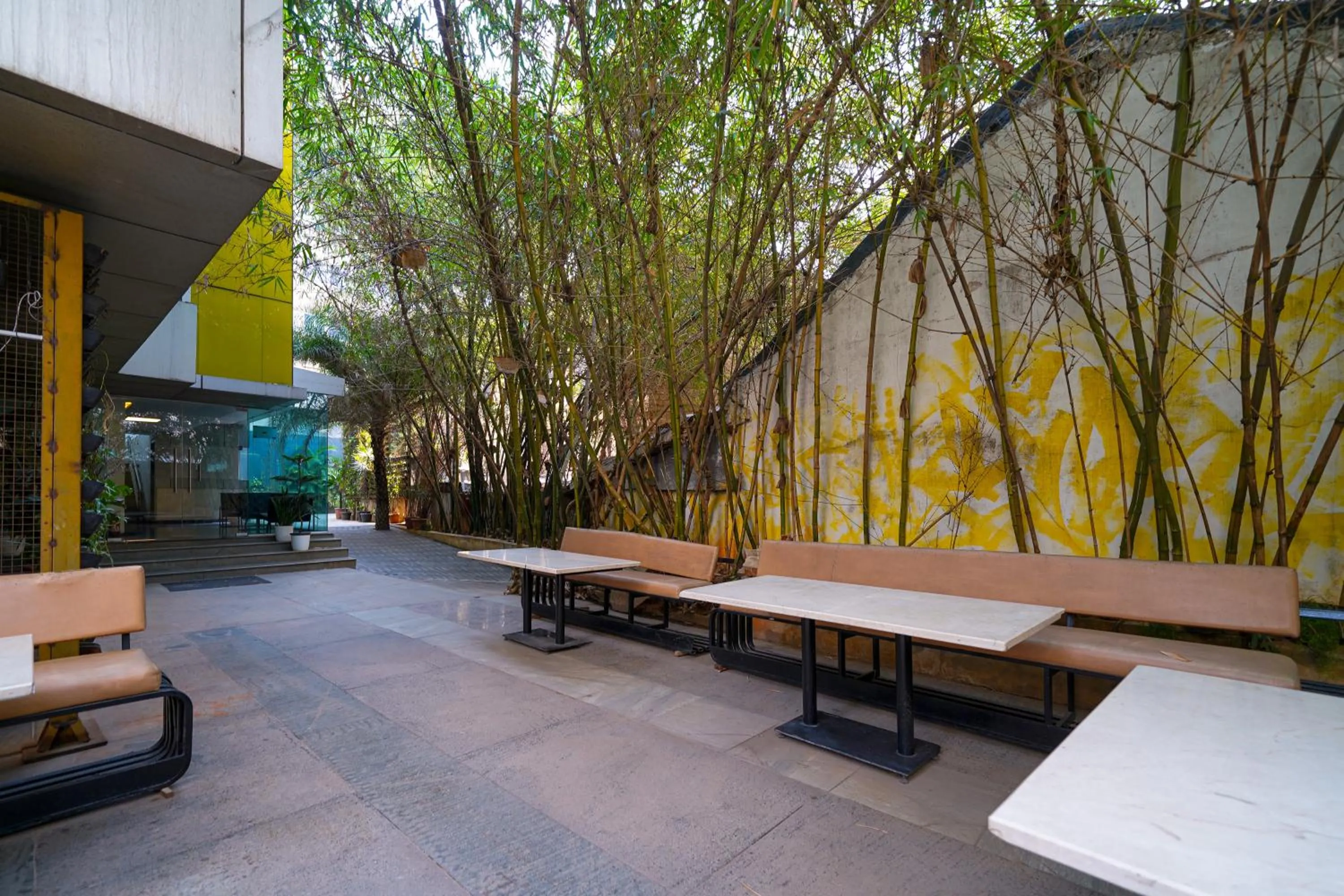 Seating area in Olive Hotel MG Road Dunsvirk Inn by Embassy Group