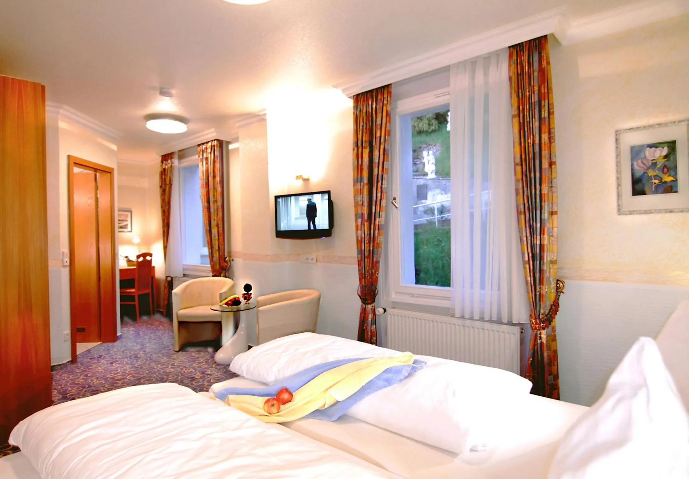 Garden, Bed in Hotel Weingärtner