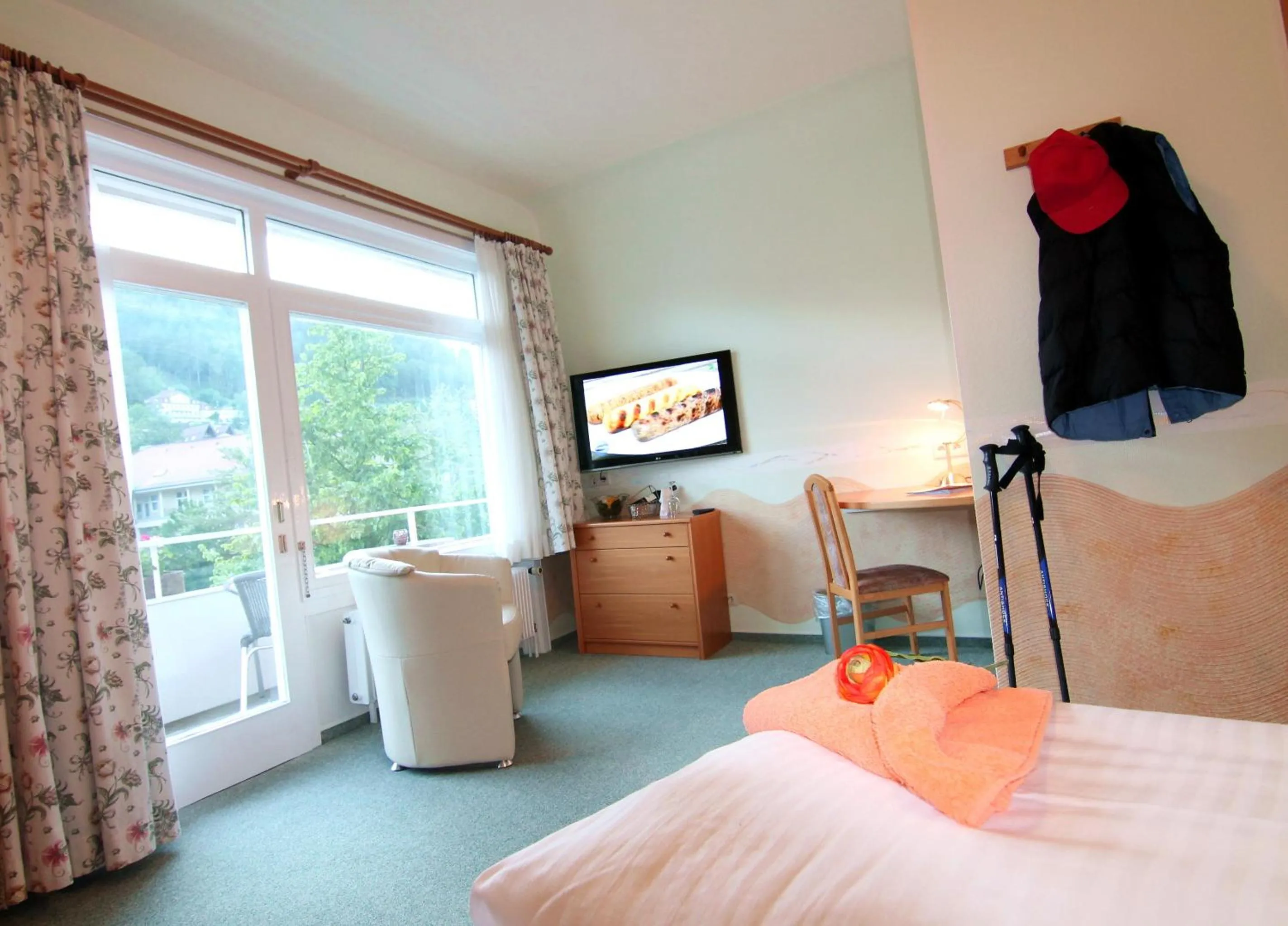 Photo of the whole room, Bed in Hotel Weingärtner