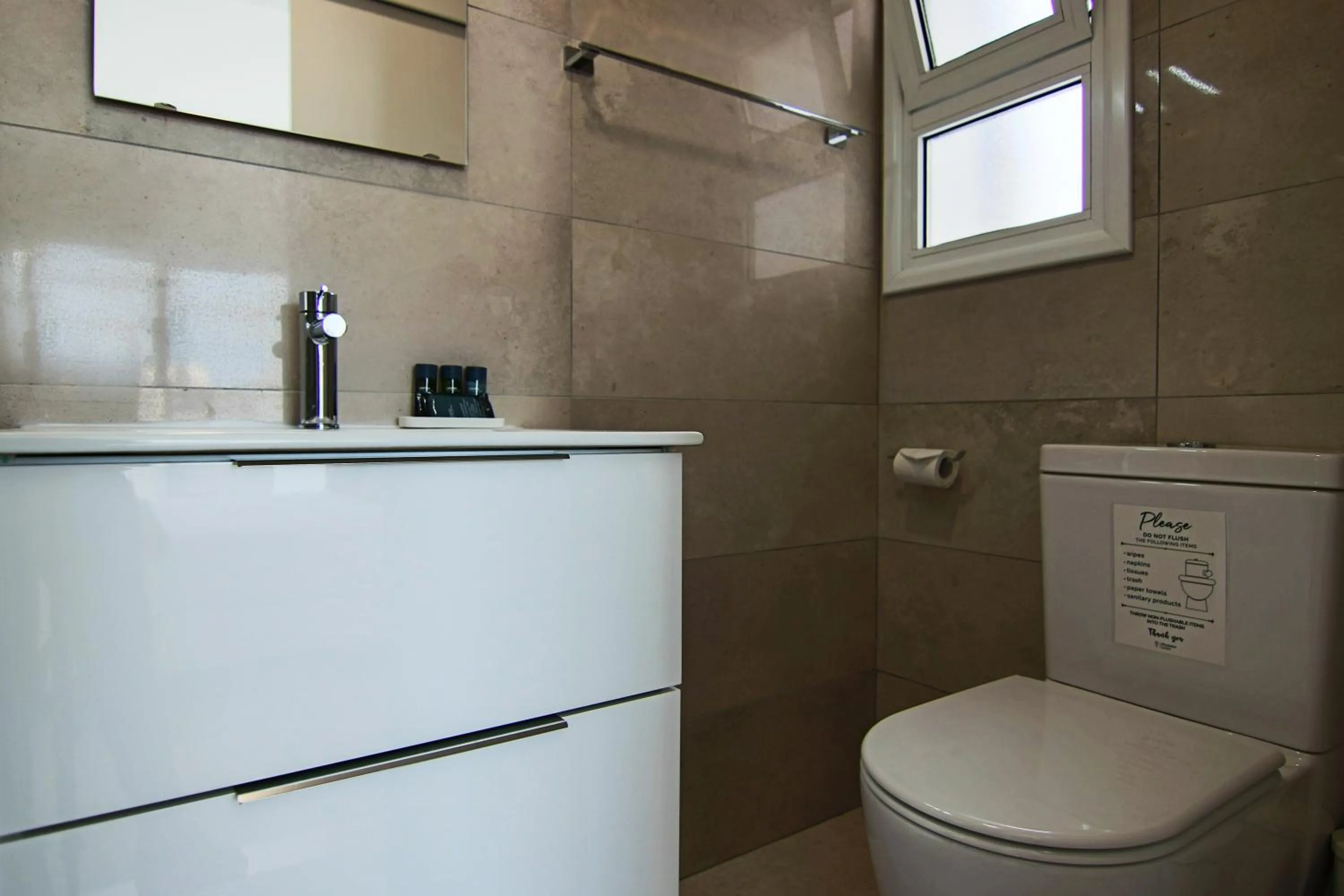 Bathroom in Phaedrus Living Seaside Junior Suite Lighthouse 63