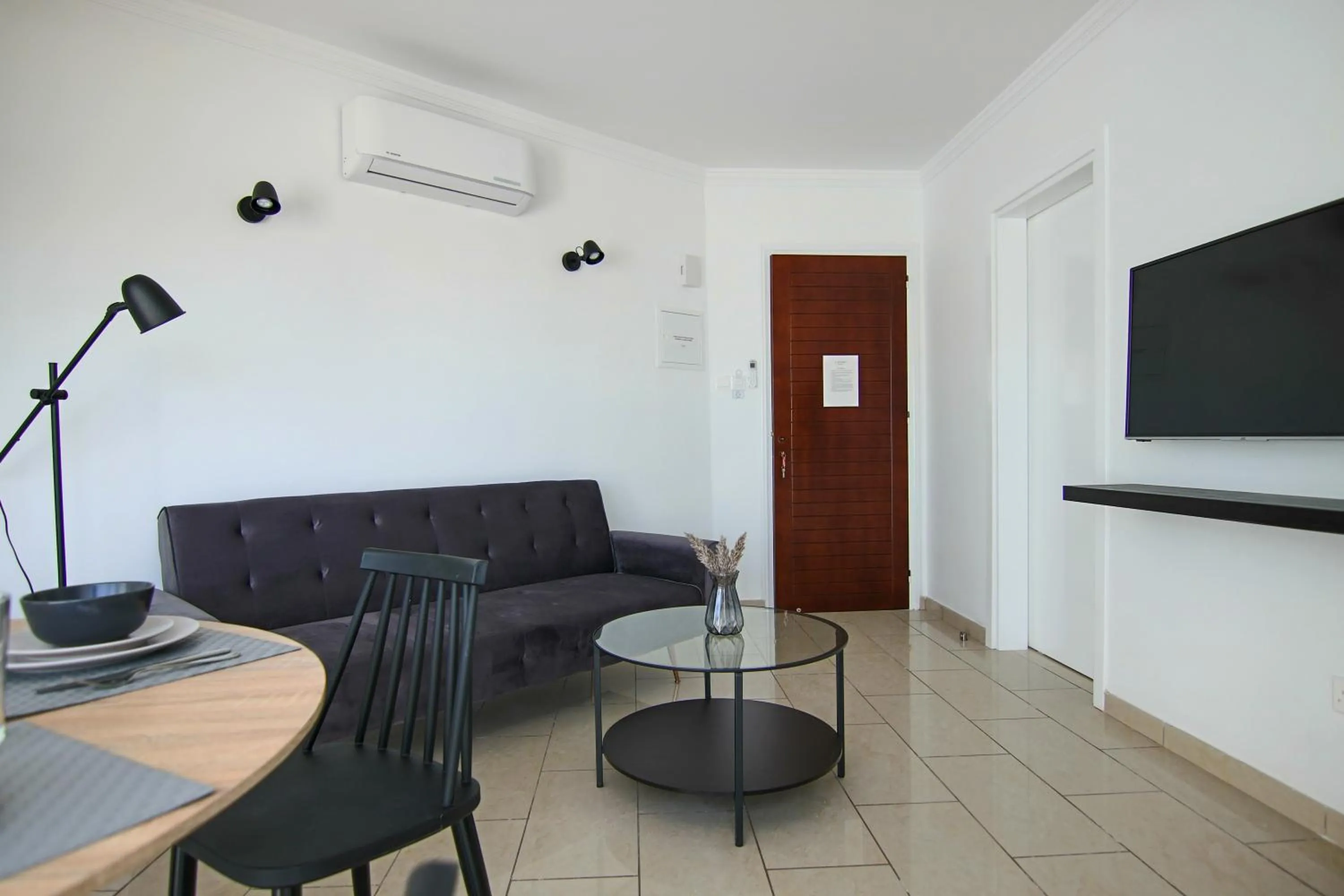 TV and multimedia in Phaedrus Living Seaside Junior Suite Lighthouse 63