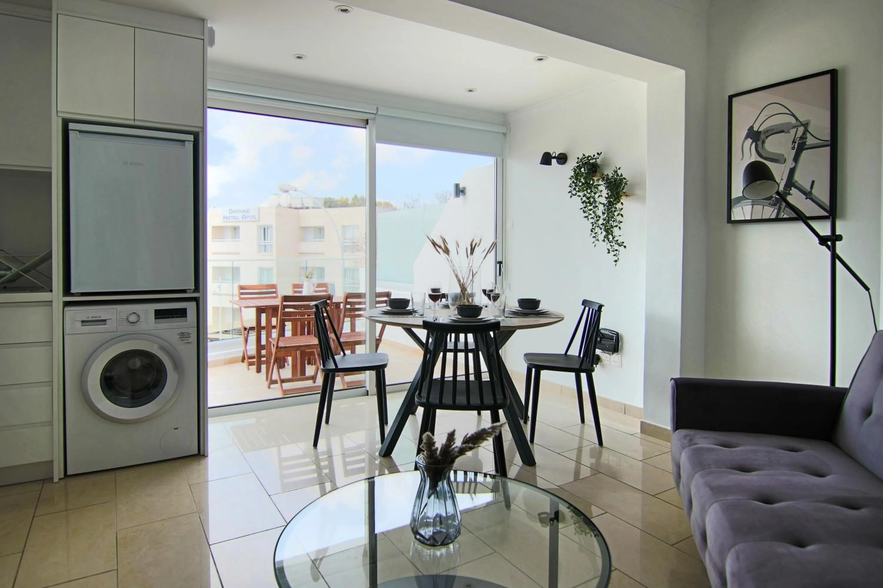 Dining area in Phaedrus Living Seaside Junior Suite Lighthouse 63