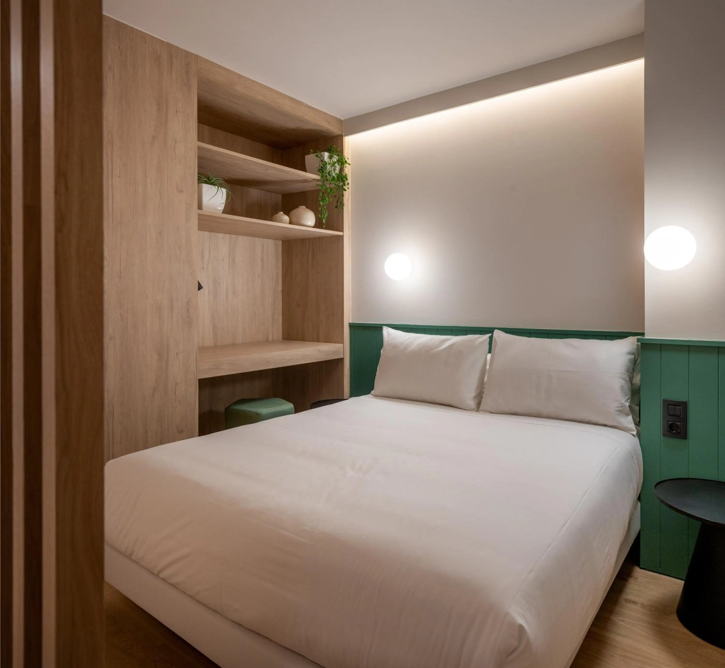 Bedroom, Bed in Líbere Bilbao Museo