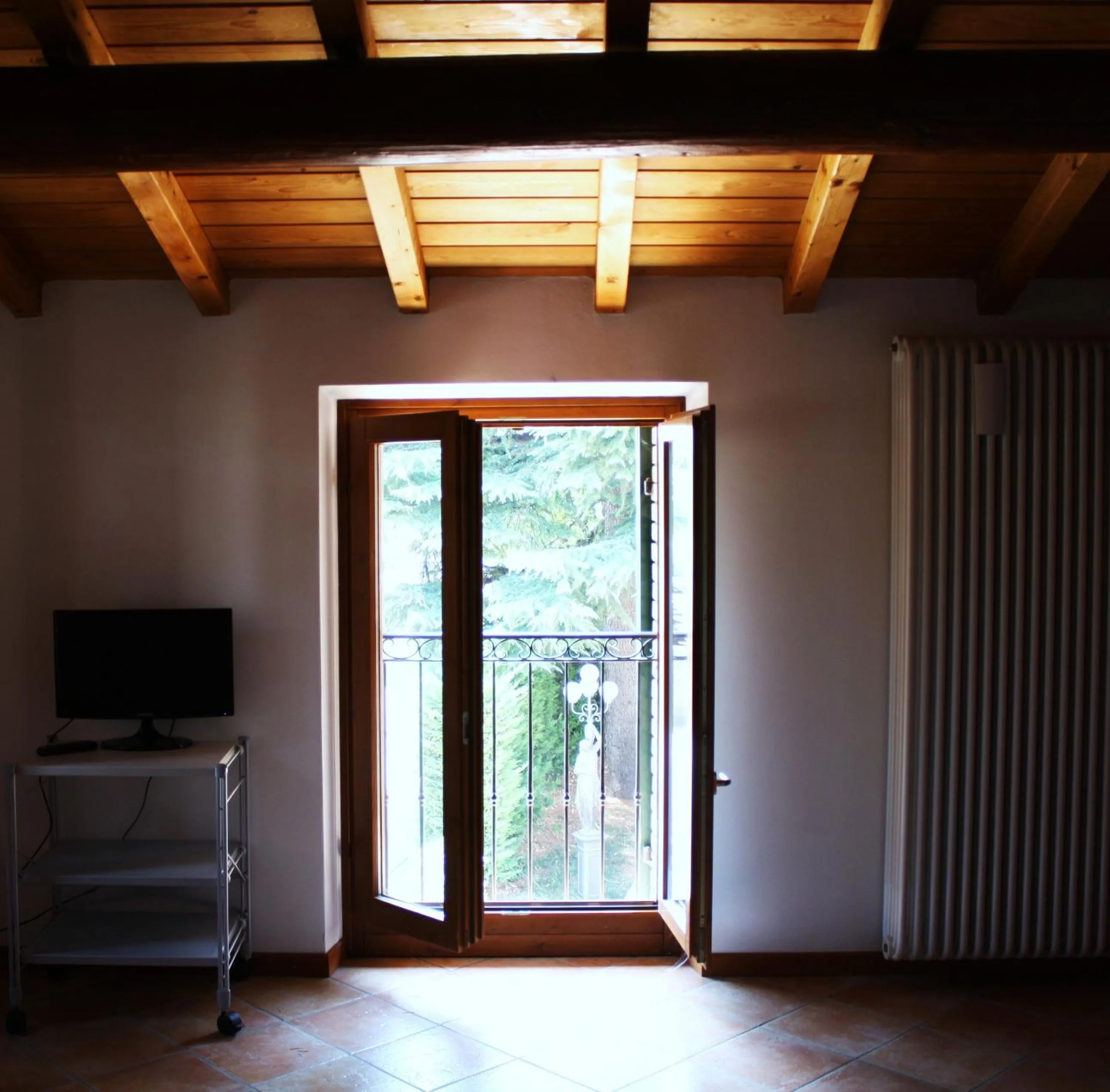 Decorative detail in Bed&Wine