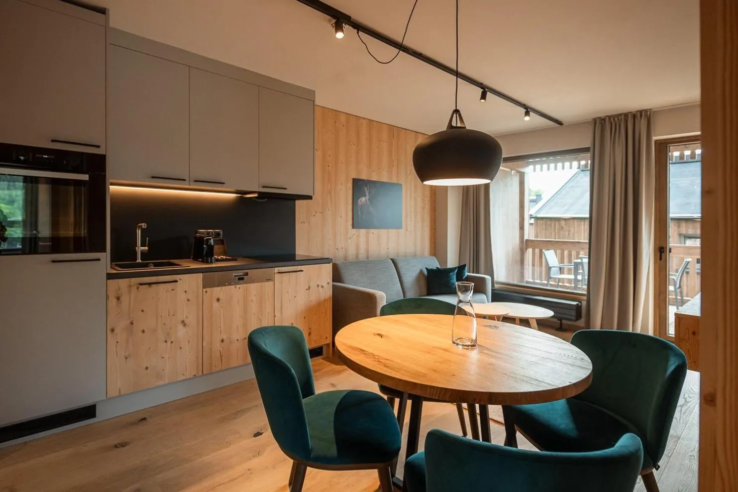 Dining area in ADEA Lifestyle Suites Fieberbrunn